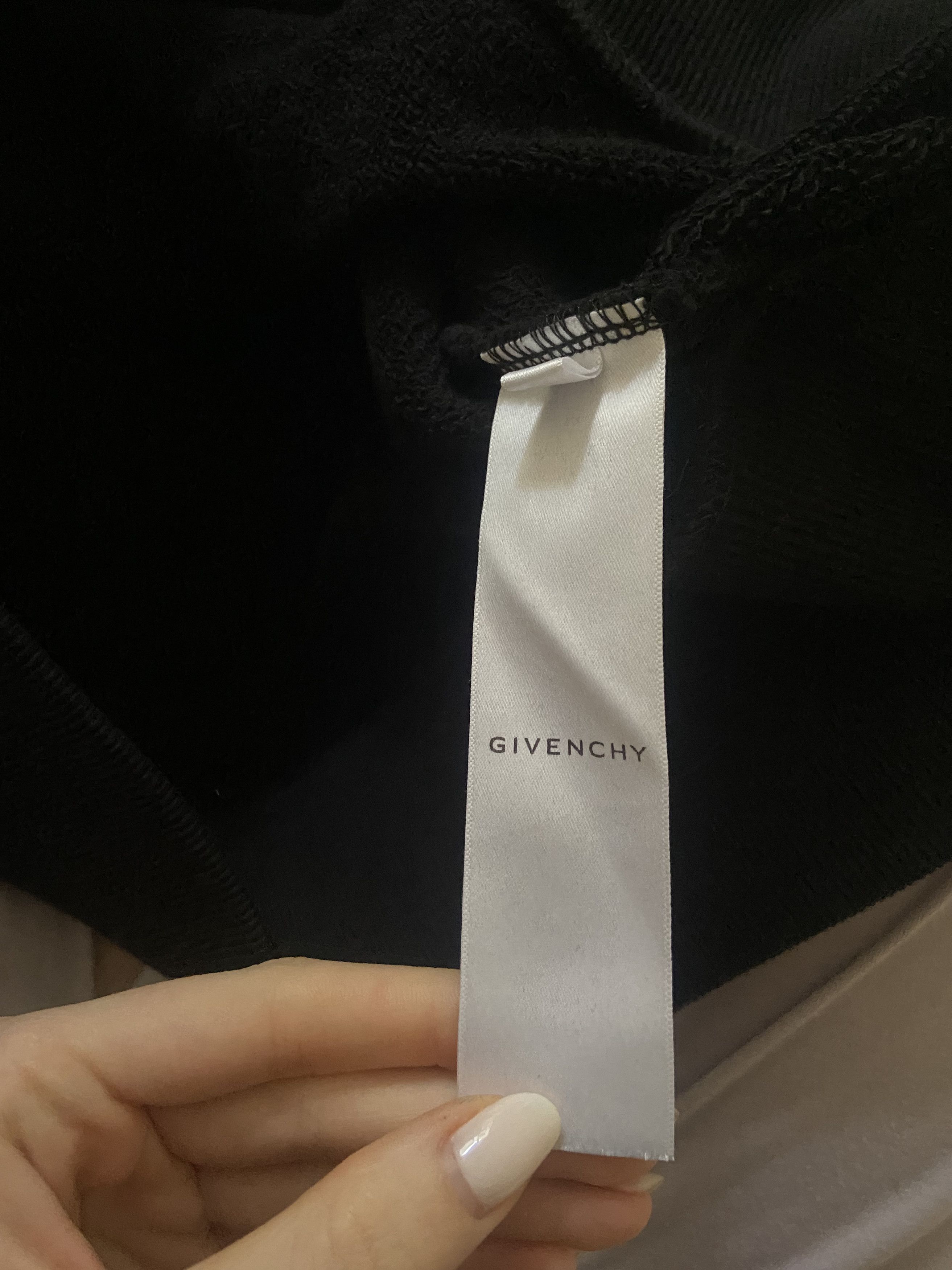 Givenchy Givenchy Tag Effect Embossed Chain Collar Sweatshirt Size US S / EU 44-46 / 1 - 8 Thumbnail