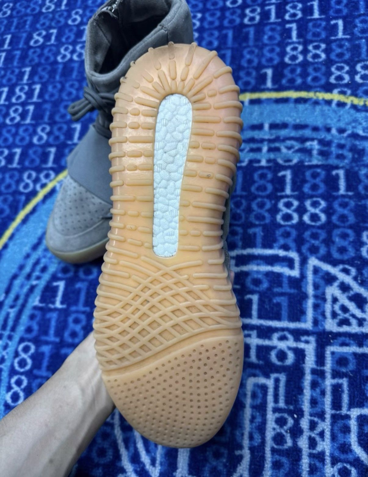 Adidas Adidas Yeezy 750 Light Grey BB1840 K37 Size US 10 / EU 43 - 4 Thumbnail
