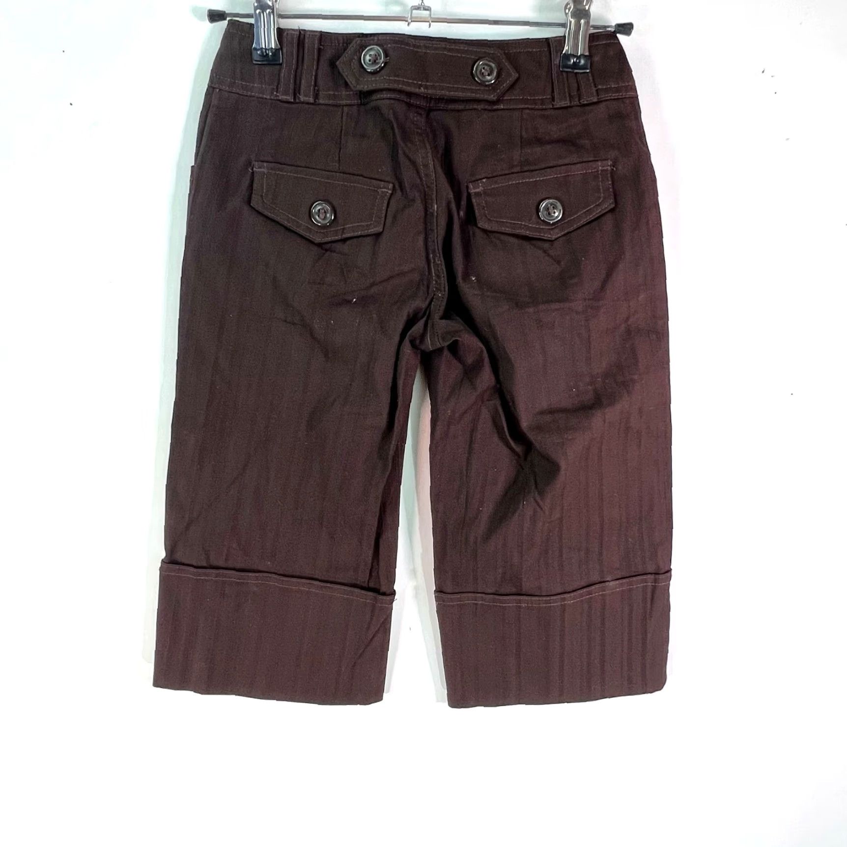 Vintage Takara Womens Capri Pants Regular Fit Brown 13 Inseam Cuffed Hem Zip Pockets Belt Loops 22x13 7 Cotton Spandex Size 28" / US 6 / IT 42 - 2 Thumbnail