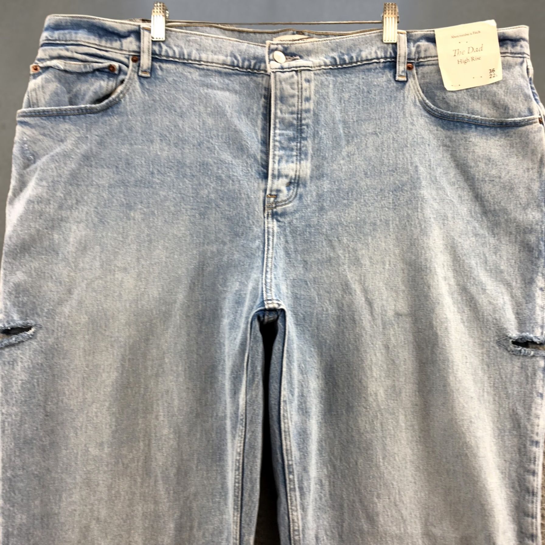 Abercrombie & Fitch Abercrombie & Fitch The Dad Jeans Womens 36 Long Blue Denim NEW Jeans Womens 36 Long Blue Denim NEW Size 25" / US 0 / IT 36 - 1 Thumbnail