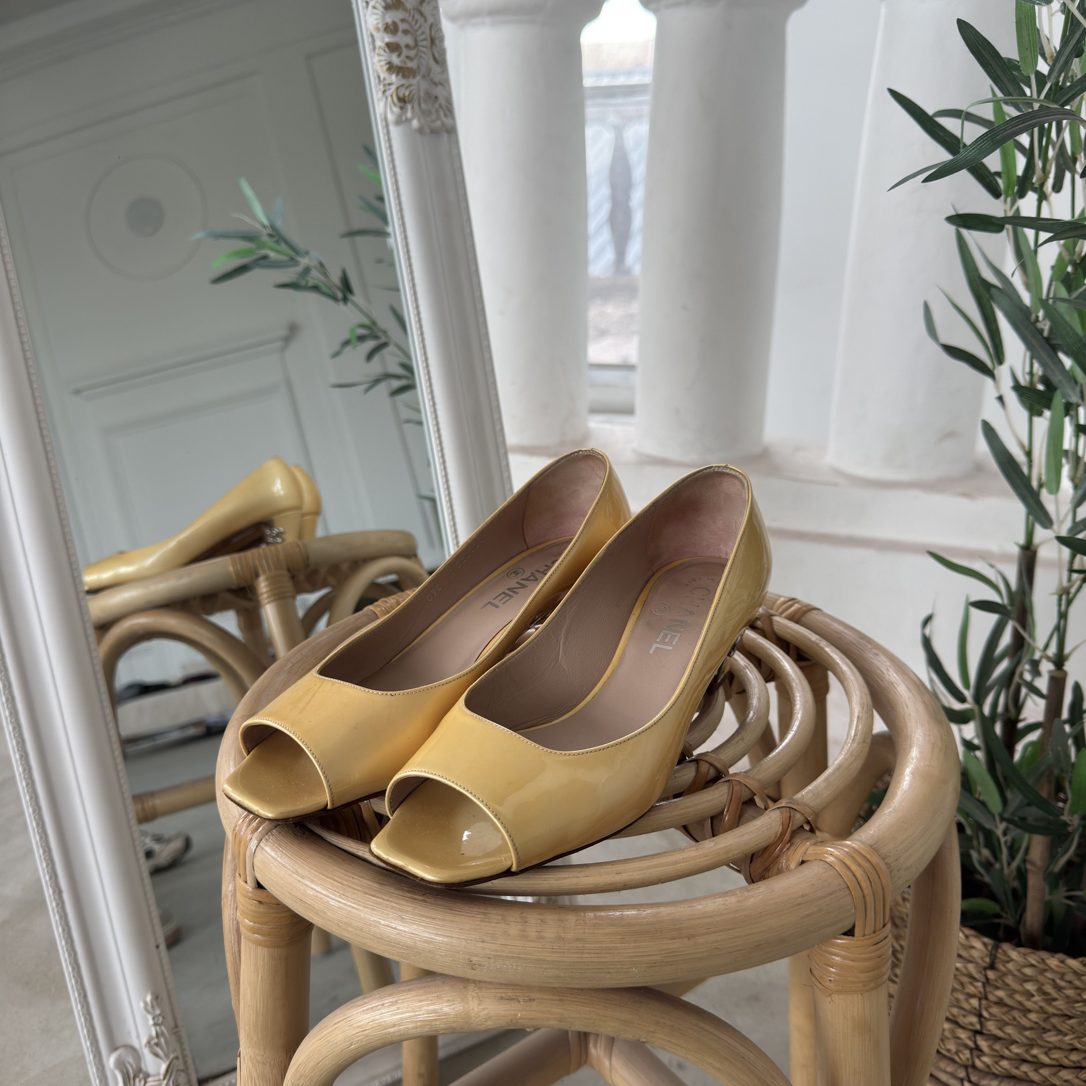 Chanel Chanel Yellow Patent Leather Peep Toe CC Logo Heels EU 38 Size US 8 / IT 38 - 2 Thumbnail