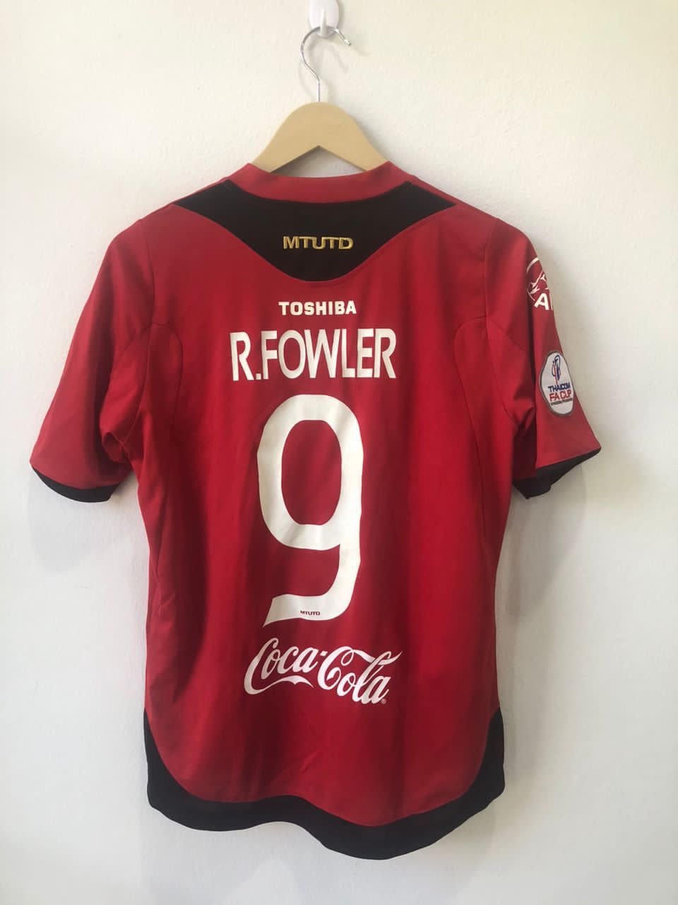 Other R.Fowler 2011 Muangthong United Home Shirt #9 Size US S / EU 44-46 / 1 - 2 Thumbnail