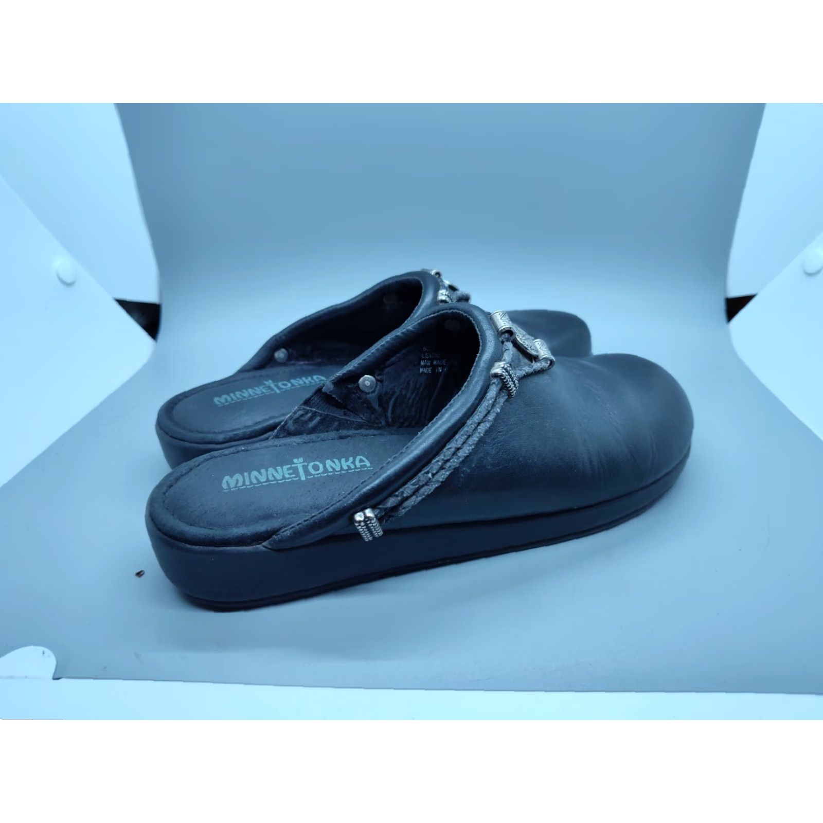 Minnetonka VINTAGE Minnetonka Women’s Clog Mule Flats Size 7 Black Leather Shoes Size US 7 / IT 37 - 5 Thumbnail
