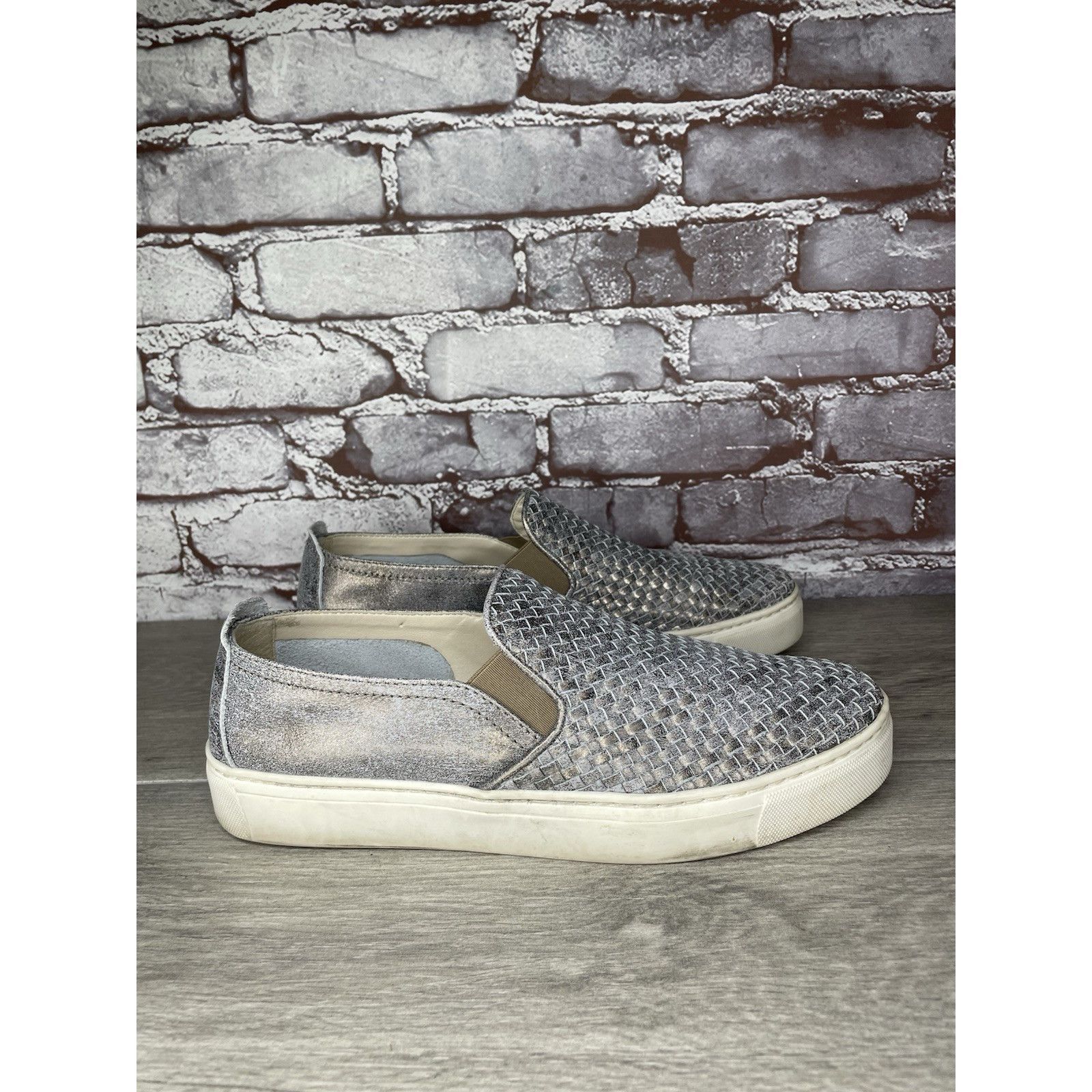 A-Flex The Flexx Silver Leather Shimmer Weaves Woven Sneakers Women Size US 11 / IT 41 - 4 Thumbnail