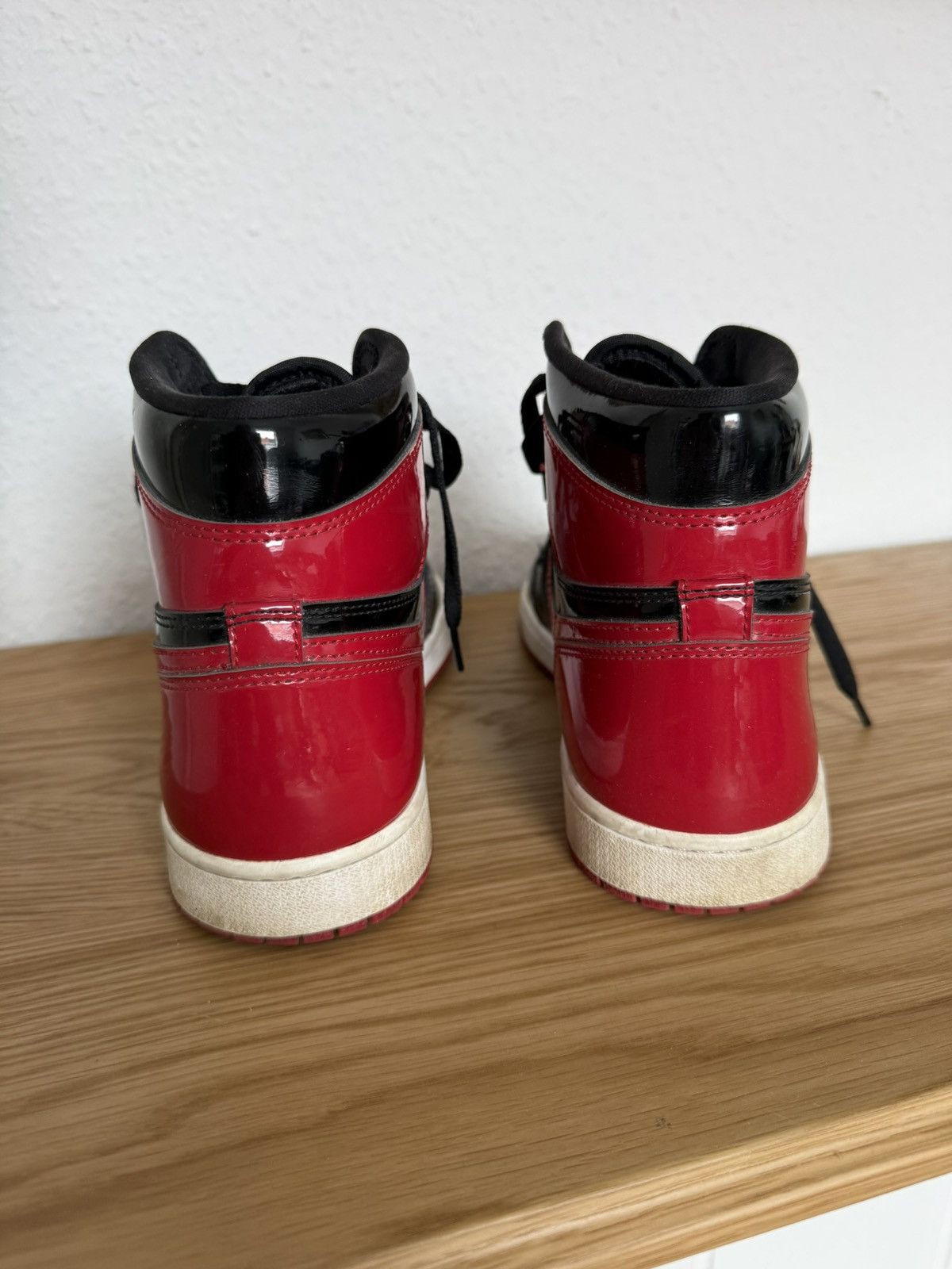 Nike Nike Air Jordan 1 Patent Bred Gloss EU44 Size US 10.5 / EU 43-44 - 5 Thumbnail