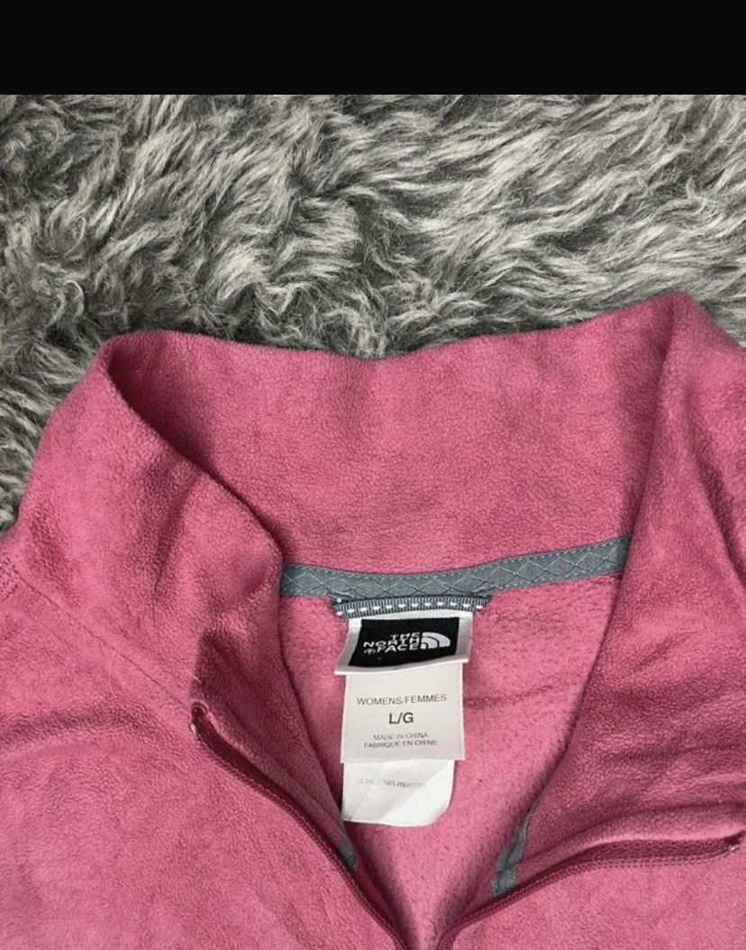 The North Face Sell an original The North Face fleece jacket in pink size L Size L / US 10 / IT 46 - 3 Thumbnail