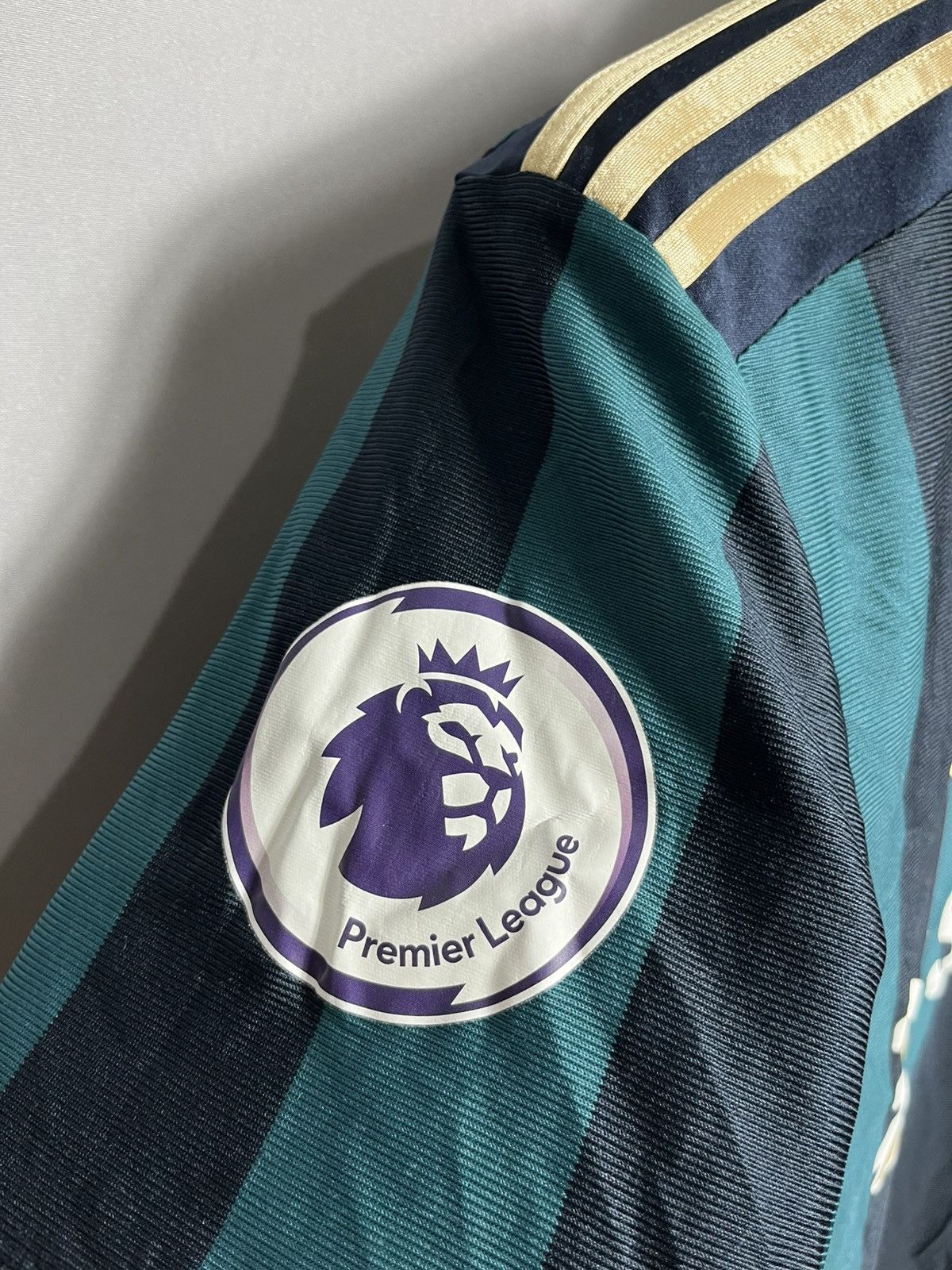 Adidas 2020/21 Adidas Leeds United FC Away Soccer Jersey Premier Size US M / EU 48-50 / 2 - 3 Thumbnail