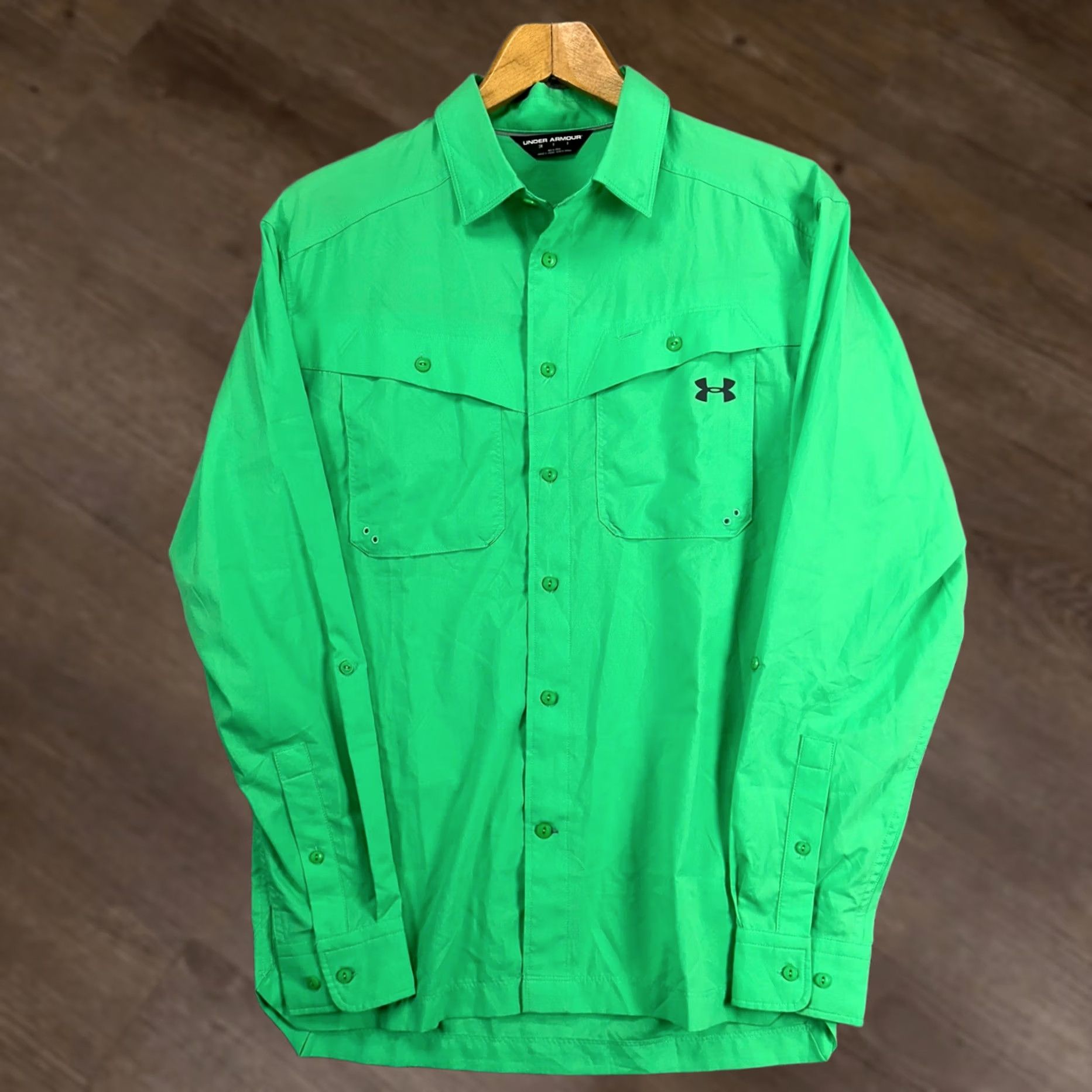 Under Armour Under Armour Tide Chaser Mens Fishing Shirt Small Green Button Up Pocket Logo Shirt Size US S / EU 44-46 / 1 - 1 Thumbnail