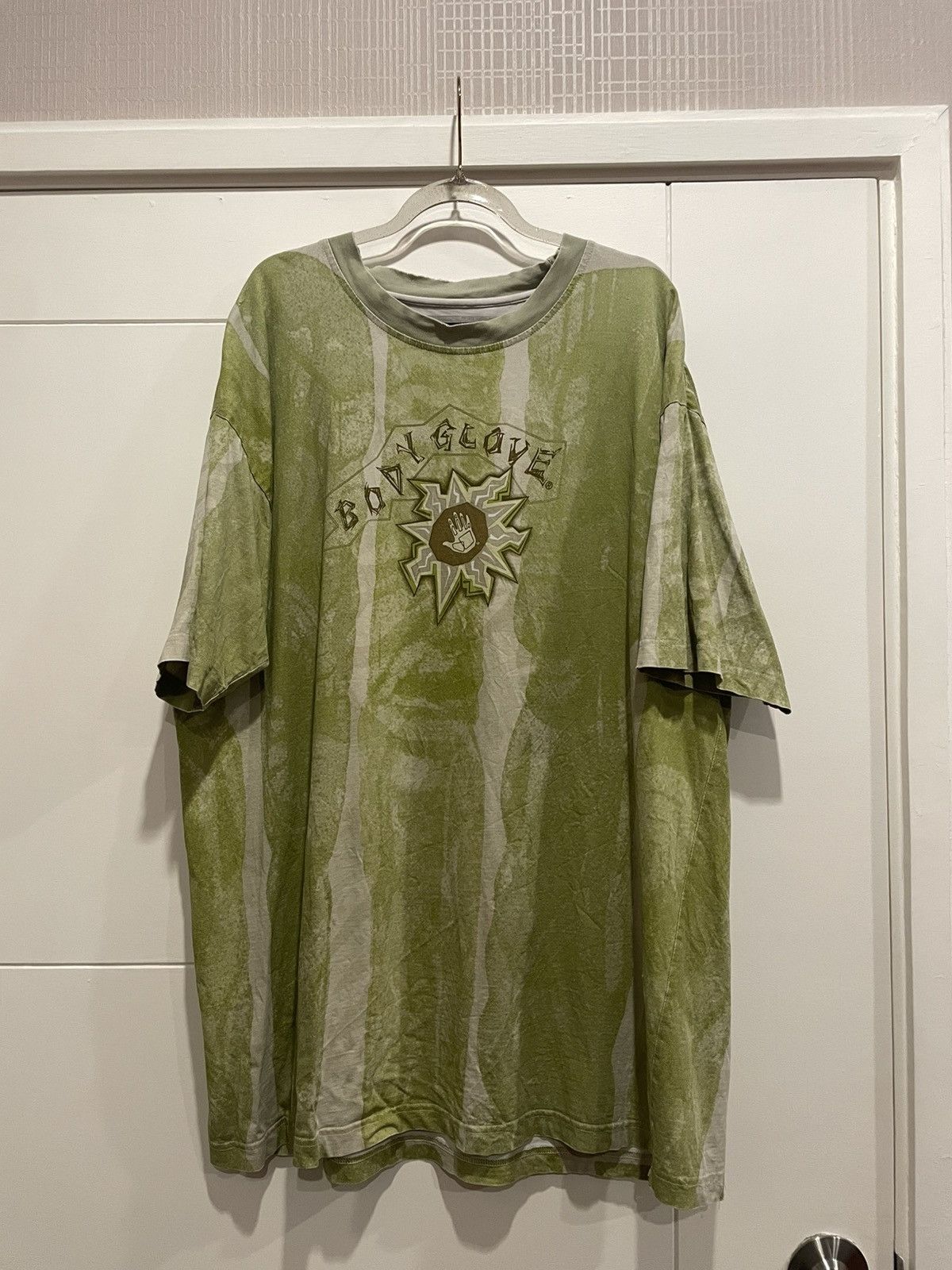 Body Glove VINTAGE BODY GLOVE ALL OVER PRINT T SHIRT GREEN Size US XL / EU 56 / 4 - 2 Thumbnail