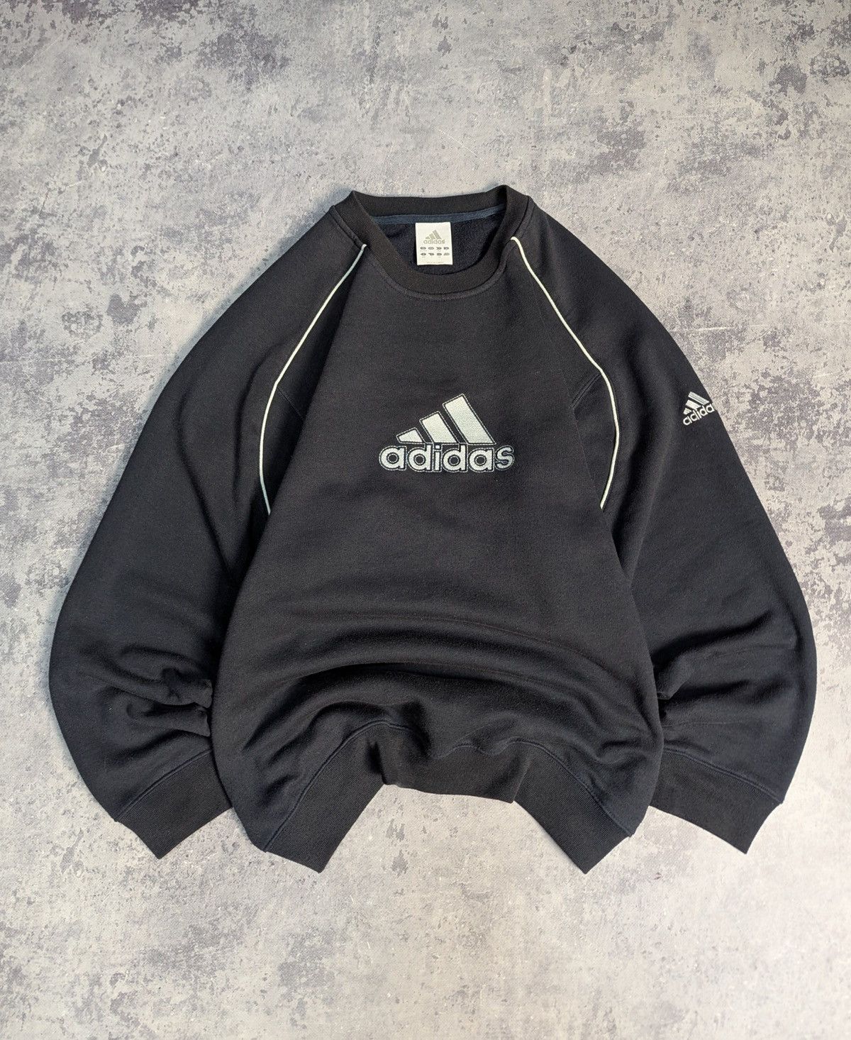 Adidas 💕Adidas VTG sweatshirt 00s Size US L / EU 52-54 / 3 - 1 Thumbnail