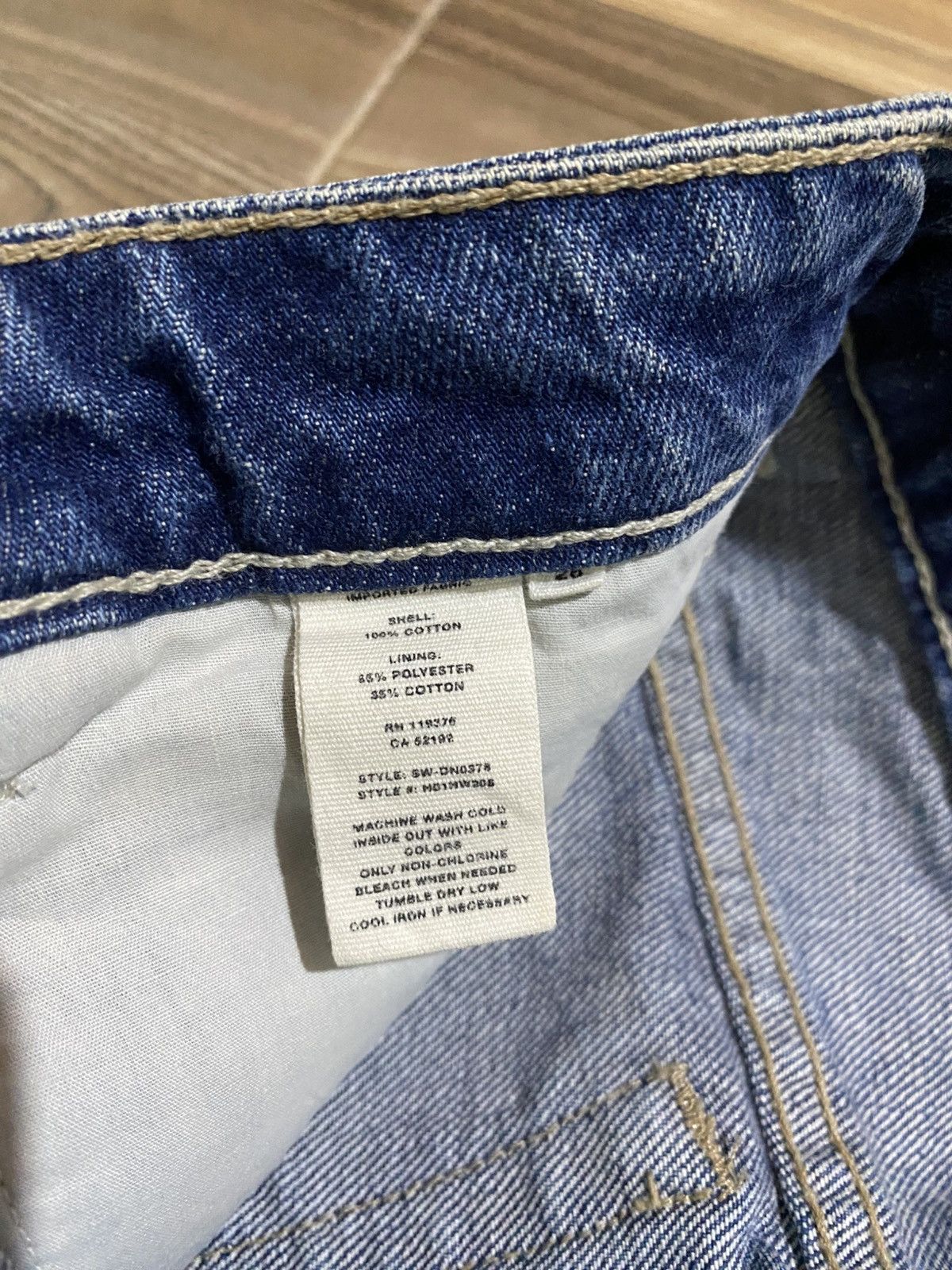 Helmut Lang HELMUT LANG HIGH RISE CROP SLIM LIGHT JACKHAMMER WASH JEANS Size 26" / US 2 / IT 38 - 7 Thumbnail