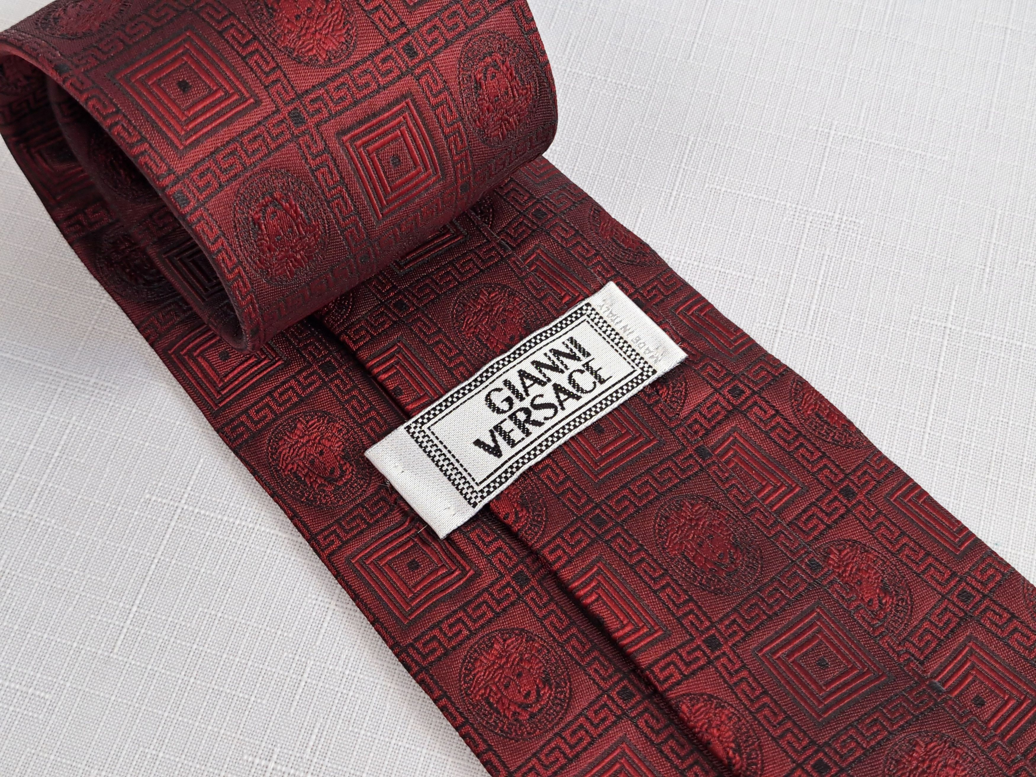 Versace × Vintage Vintage Gianni Versace Medusa silk tie. Made in Italy Size ONE SIZE - 1 Thumbnail