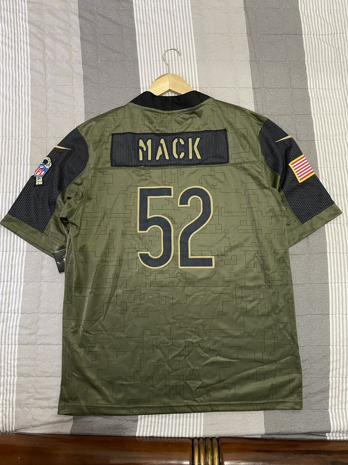 NFL Men’s Nike Khalil Mack Olive Chicago Bears Salute Size US XL / EU 56 / 4 - 10 Thumbnail