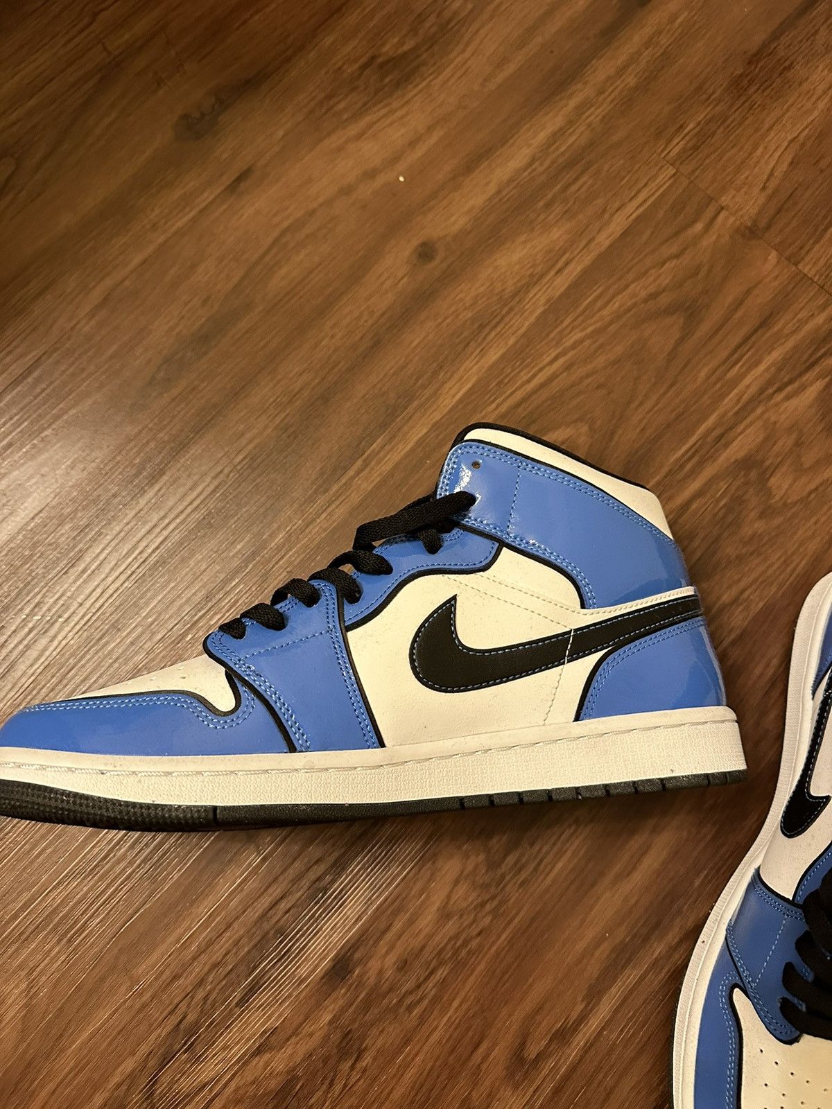 Jordan Brand Jordan 1 Signal Blue Size US 10 / EU 43 - 3 Thumbnail