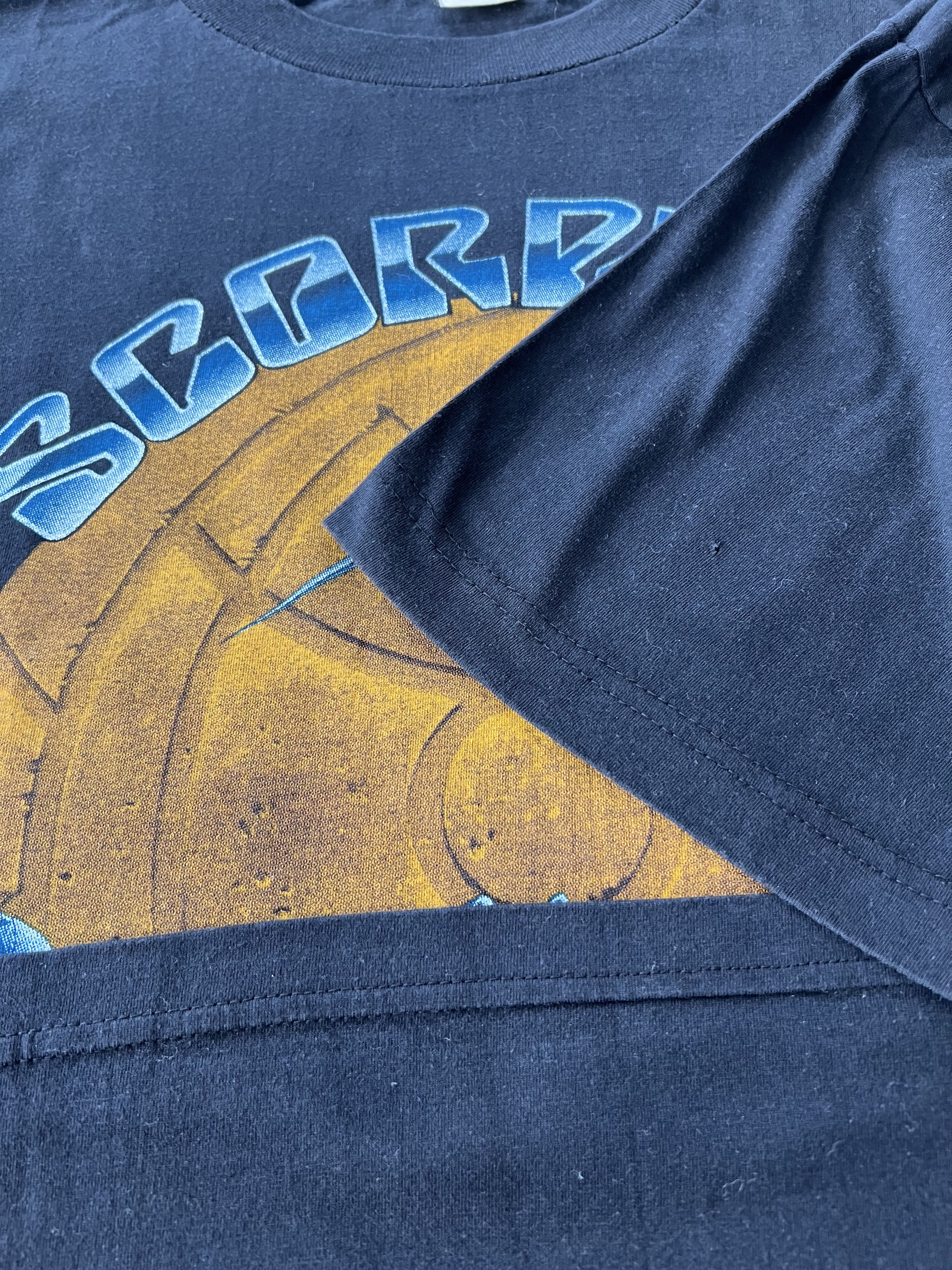 Band Tees Vintage 90s Scorpions Rock Band Black T-shirt Size US L / EU 52-54 / 3 - 9 Thumbnail