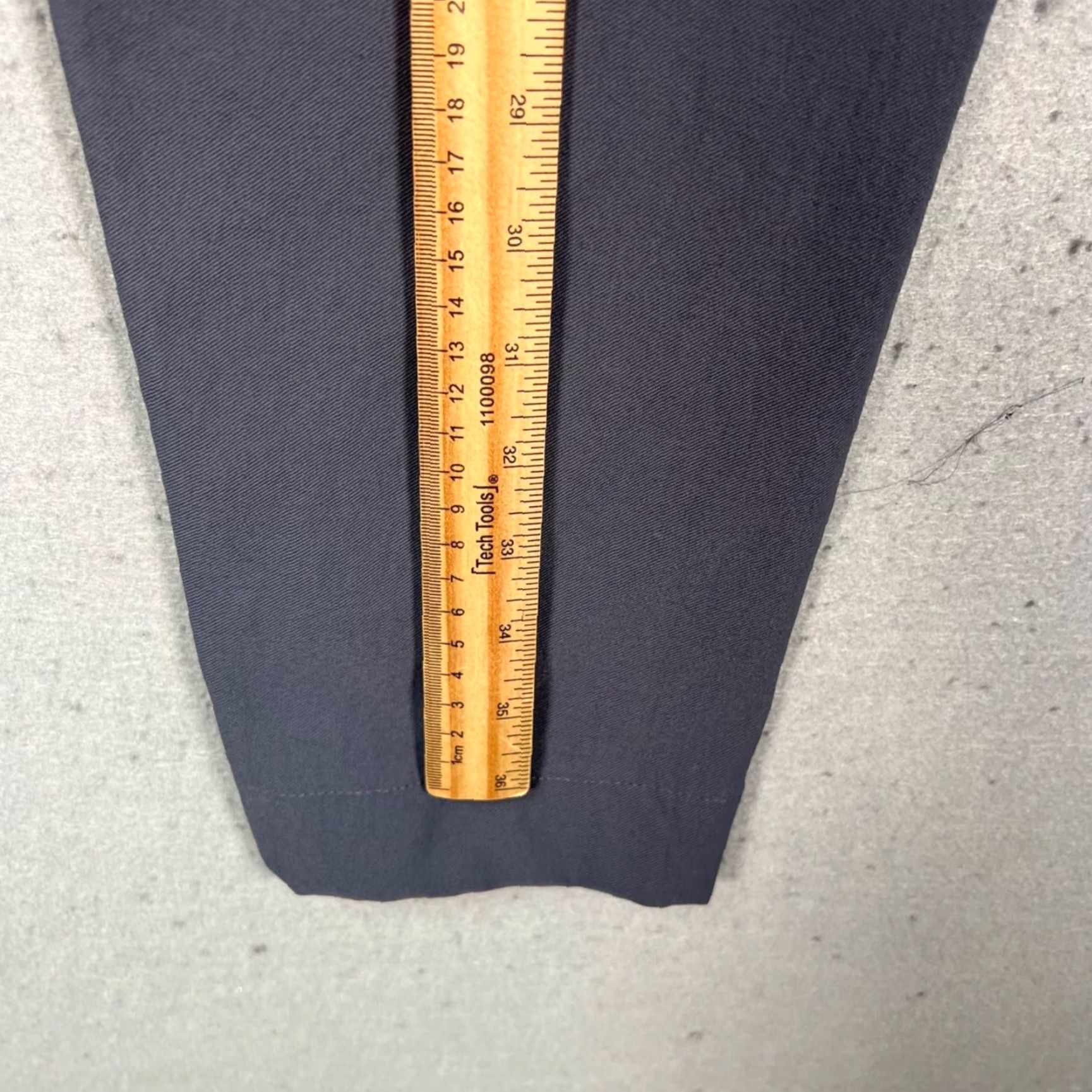 OUTLIER Pants Mens Size 32 Navy Blue Strongtwill Two-Way Stretch DWR Chino 5-Pocket Style Tapered Casual Seasonal Summer Fall Spring Mens
