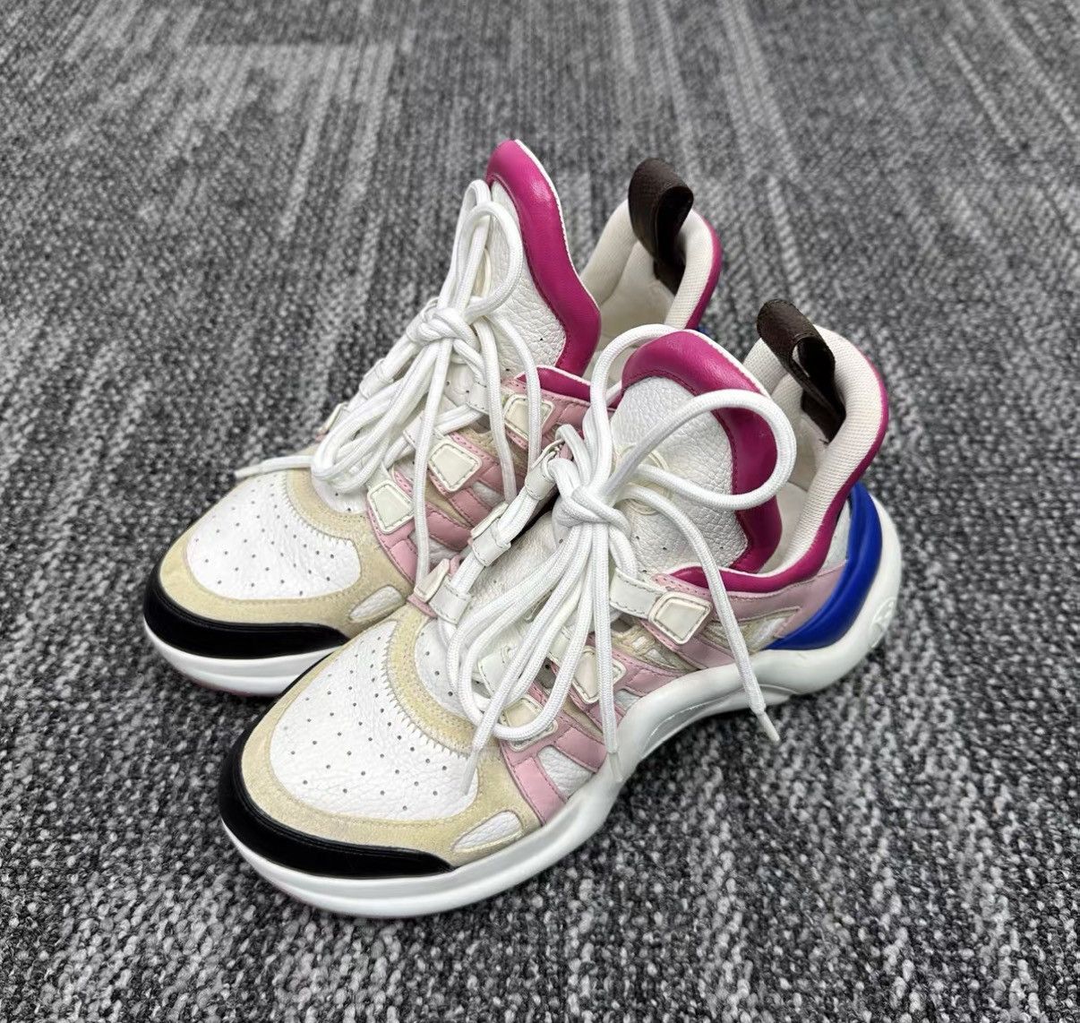 Louis Vuitton Louis Vuitton Archlight White & Pink Sneakers J42 Size US 5 / IT 35 - 1 Thumbnail
