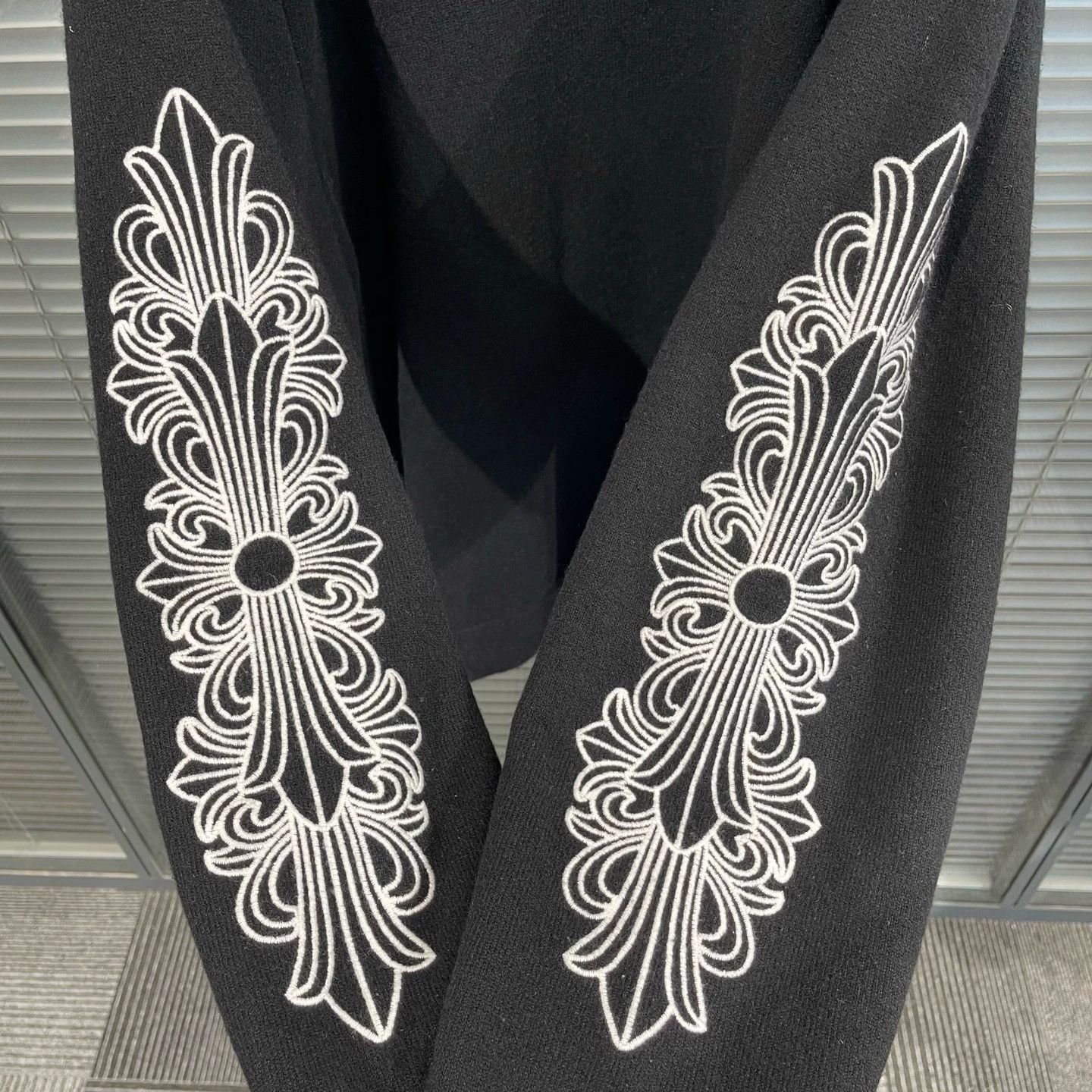 Chrome Hearts Chrome Hearts Vine Qilin Arm Embroidered Knit Sweater XL LN Size US XL / EU 56 / 4 - 5 Thumbnail