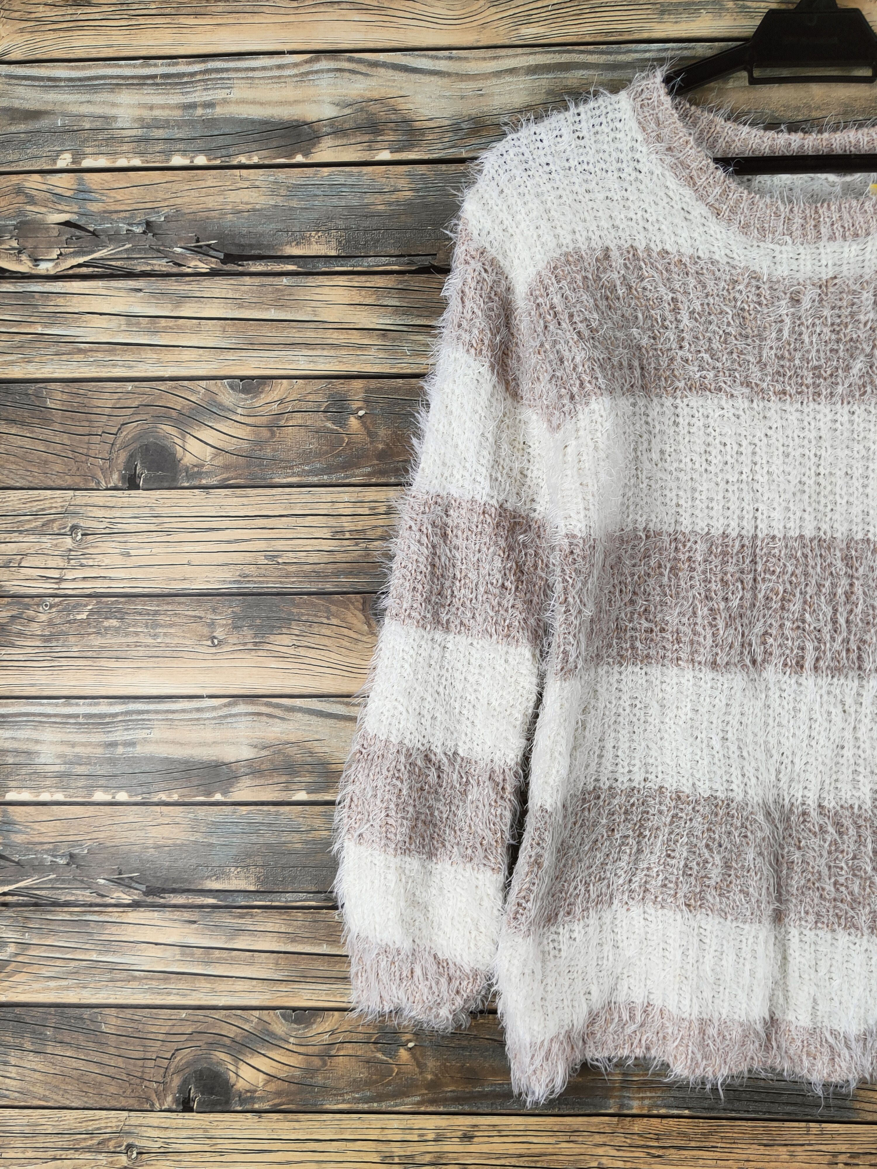 Japanese Brand DL A Lla Moda Beige Cream Fur Mohair Knitwear #46-444 Size M / US 6-8 / IT 42-44 - 3 Thumbnail