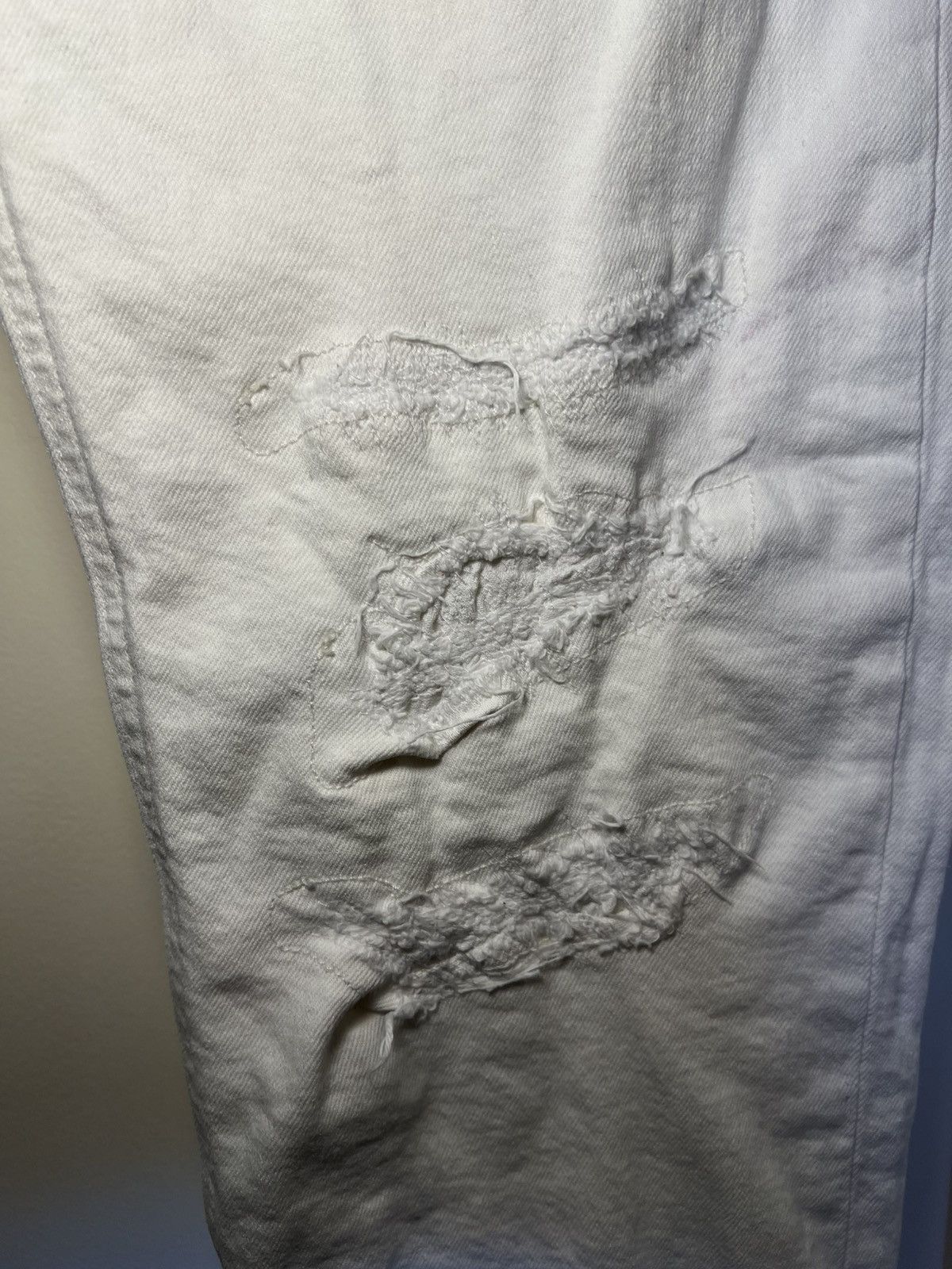 Guess Vintage Guess Jean USA patched distressed white skinny jeans Size US 33 - 7 Thumbnail