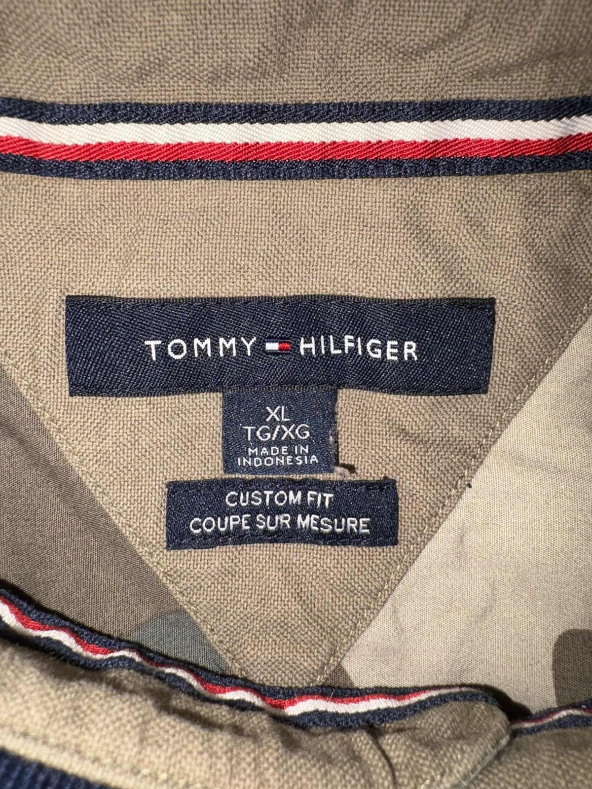 Tommy Hilfiger Tommy Hilfiger Mens XL Custom Fit Woodland Camouflage Size US XL / EU 56 / 4 - 7 Thumbnail