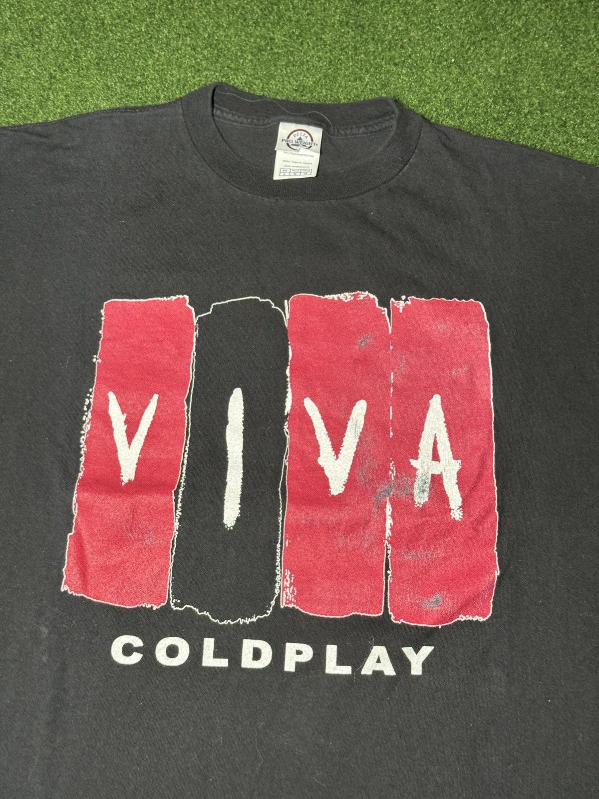 Band Tees × Vintage Vintage Y2K Coldplay Viva La Vida Mens Large Band T Shirt Size US L / EU 52-54 / 3 - 2 Thumbnail