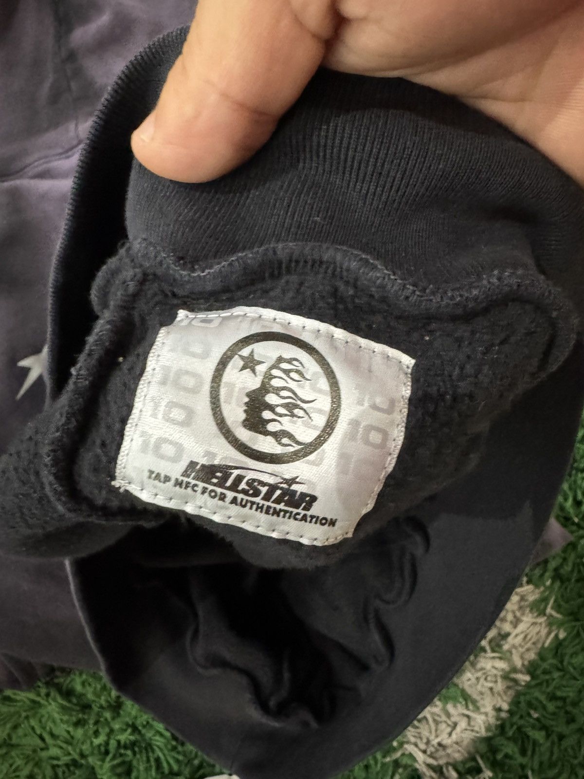 Breakout | Brand new Hellstar Airbrushed Skull Hoodie Black