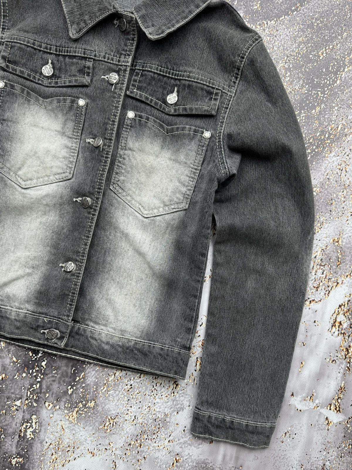Vintage Vintage Worn Denim Jacket Size XS / US 0-2 / IT 36-38 - 3 Thumbnail