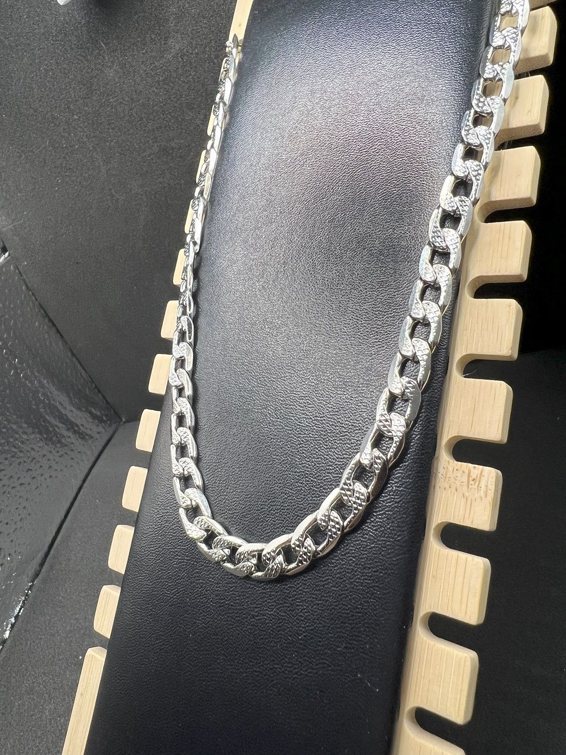 Jewelry Silver Cuban Chain Necklace Size ONE SIZE - 2 Thumbnail