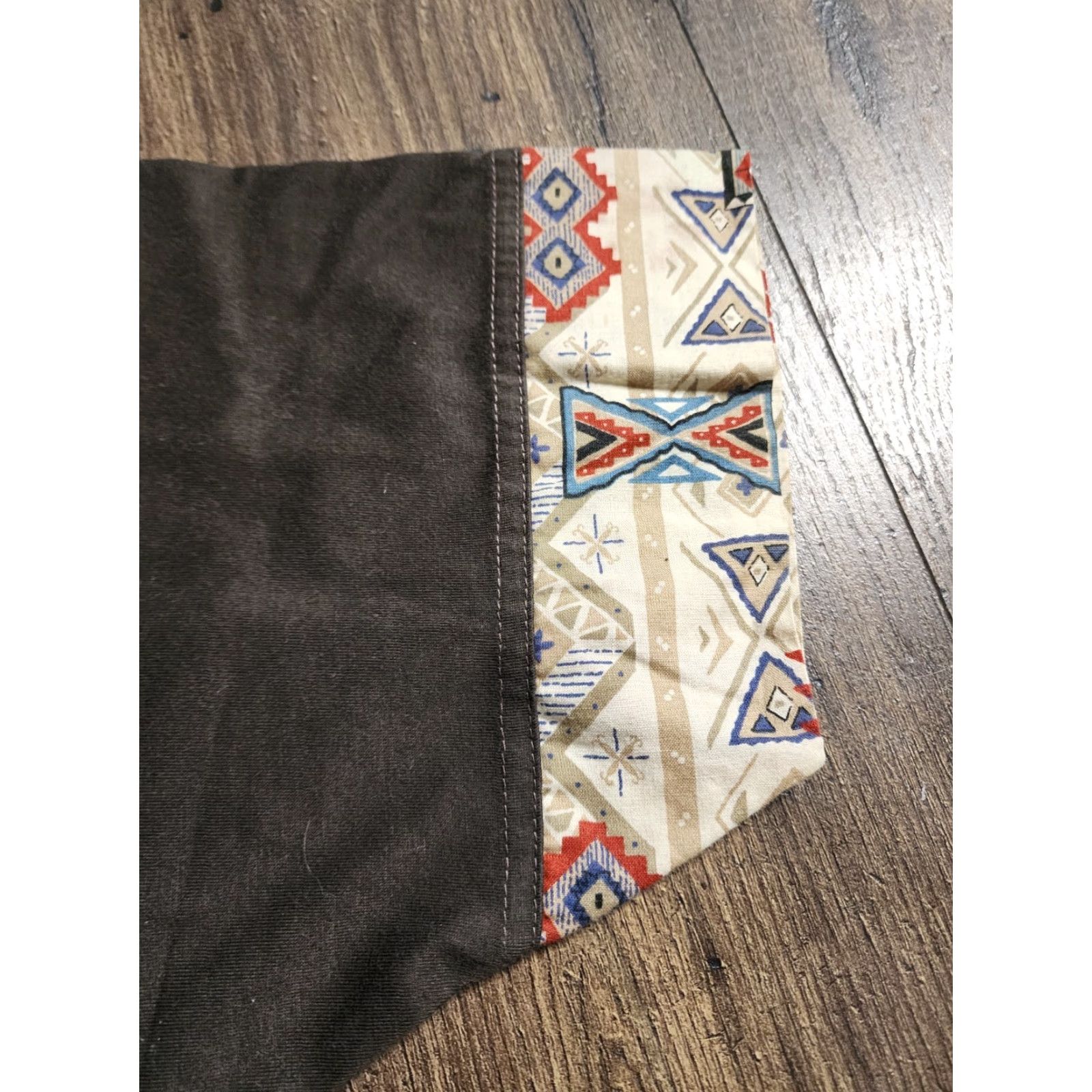 Vintage VINTAGE Penshoppe 90s Aztec Sleeve T Shirt L Mens Brown Cotton Single Stitch Size US L / EU 52-54 / 3 - 3 Thumbnail