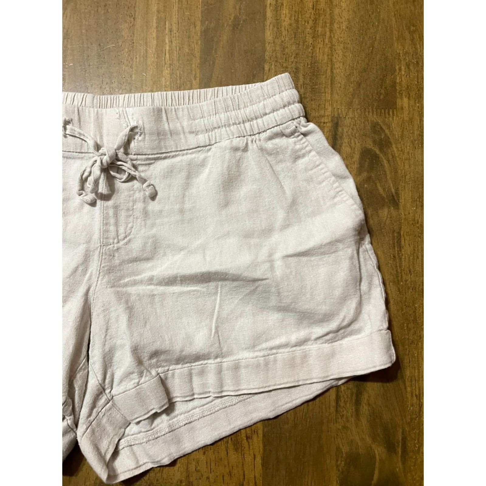 Old Navy Old Navy Shorts Women’s Size Medium White, Tie Waist, Pockets Size 30" / US 8 / IT 44 - 4 Thumbnail