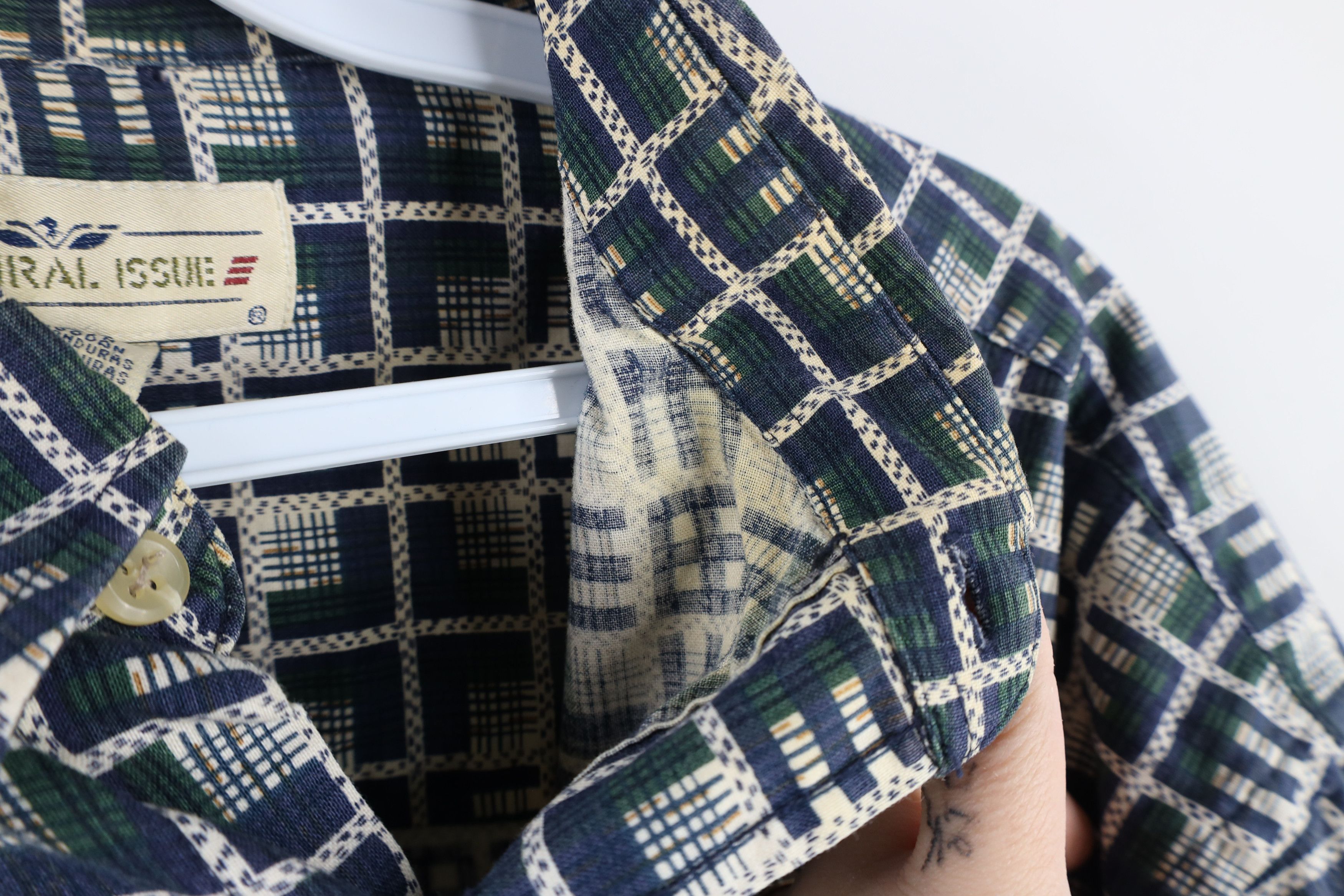 Vintage Vintage 90s Streetwear Short Sleeve Button Down Shirt Size US L / EU 52-54 / 3 - 8 Thumbnail