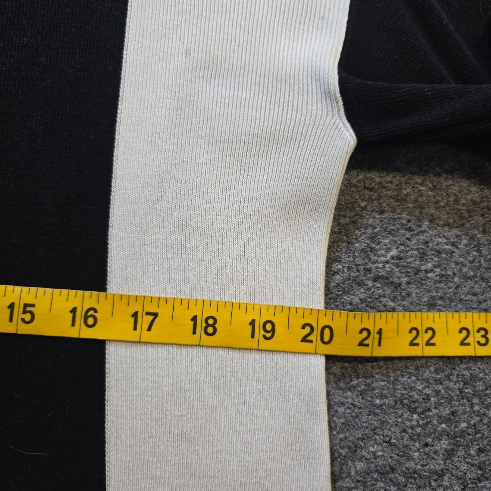 Eileen Fisher Eileen Fisher Sweater Womens Size Small Black Colorblock Knit Boxy Casual Career Ladies Pullover Long Sleeve V-Neck Size S / US 4 / IT 40 - 6 Thumbnail