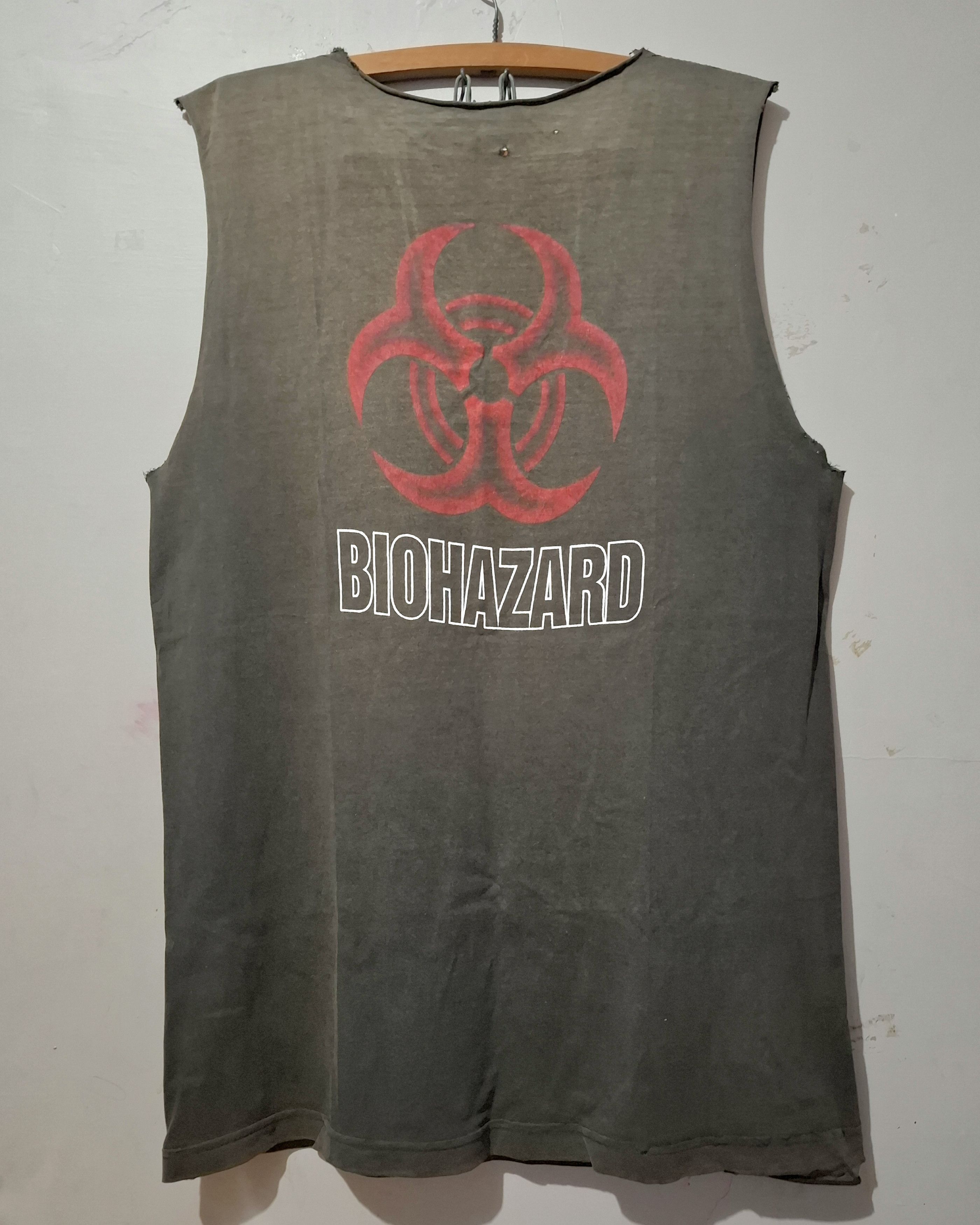 Band Tees × Vintage 90s Thrashed Biohazard tees Size US L / EU 52-54 / 3 - 2 Thumbnail