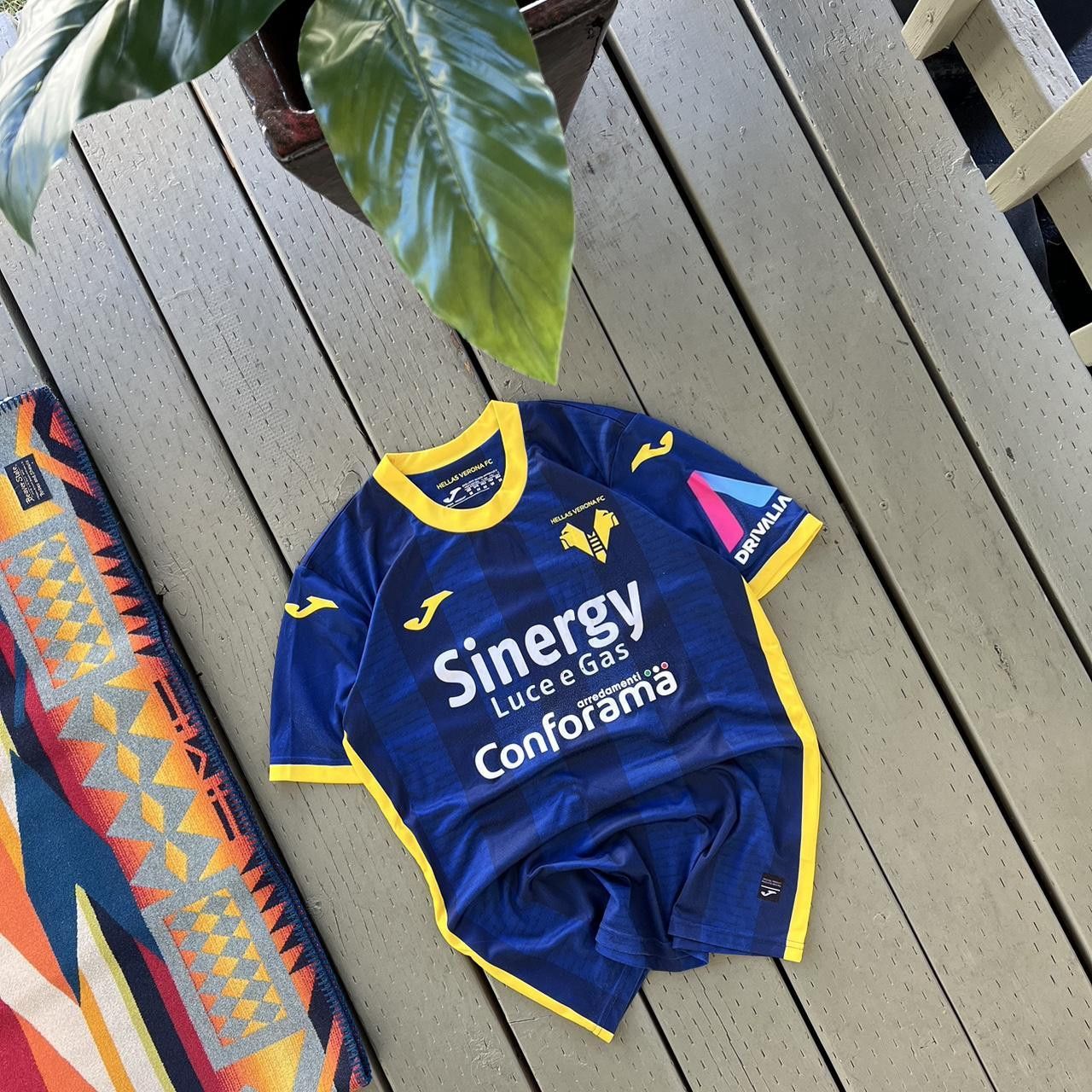 Vintage Macron Hellas Verona Home Football Soccer Jersey Size US M / EU 48-50 / 2 - 3 Thumbnail