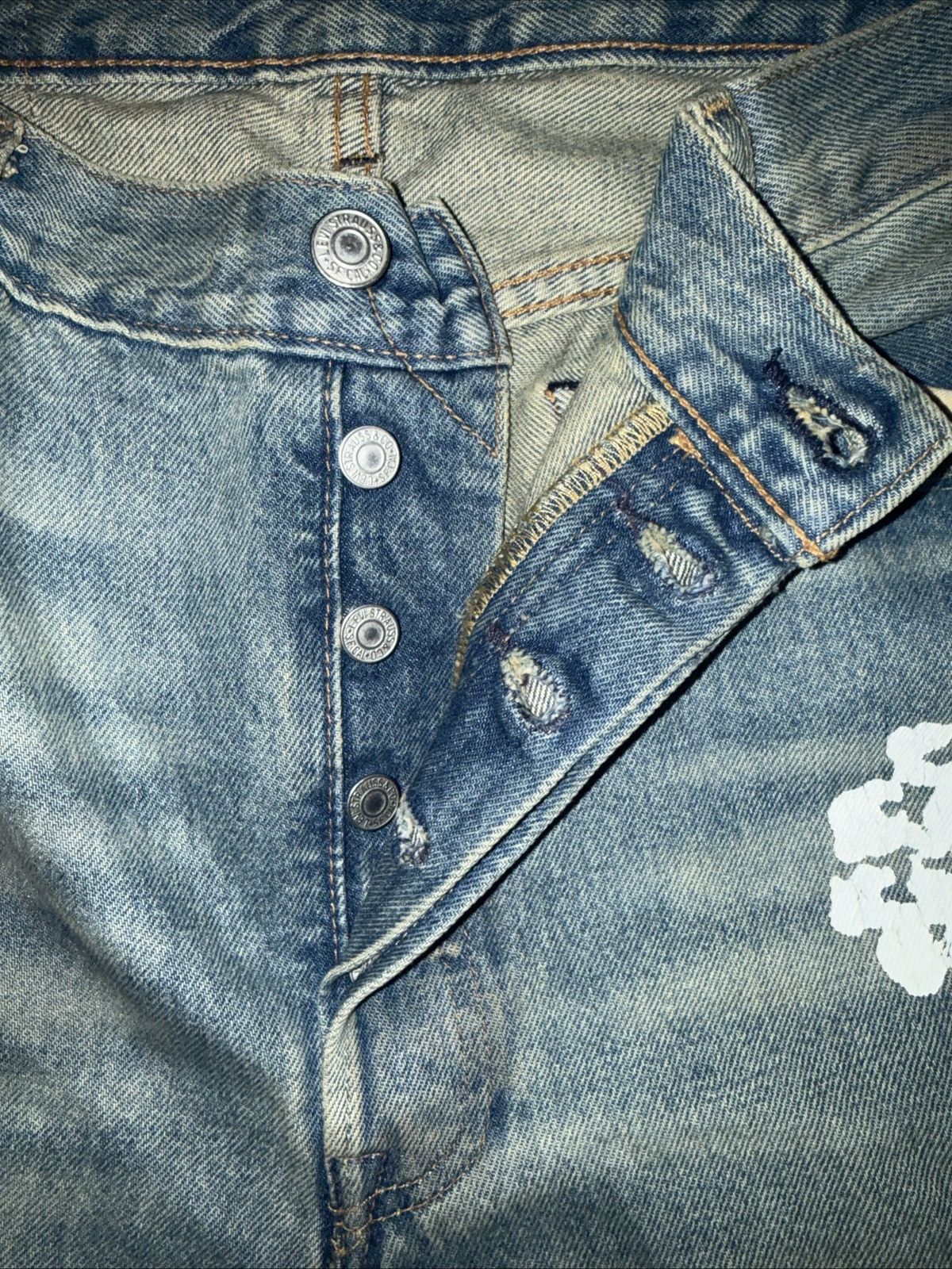 DENIM TEARS × Levi's Denim Tears X Levis 501 Jeans 36X34 Dirty Wash Size US 36 / EU 52 - 3 Thumbnail