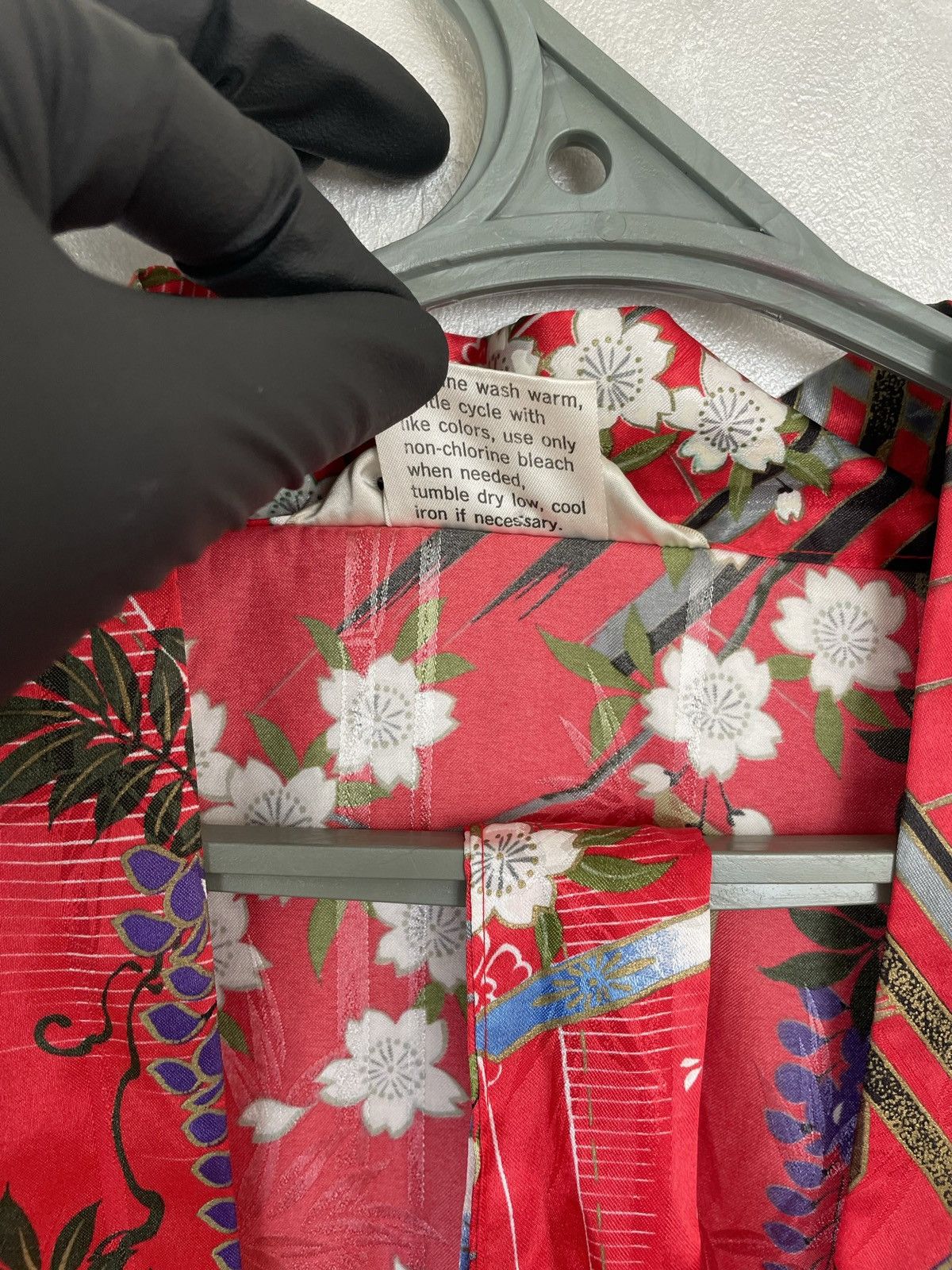 Japanese Brand Rare Red Kimono Robe Made in Japan – Floral & Samurai Design Size M / US 6-8 / IT 42-44 - 11 Thumbnail