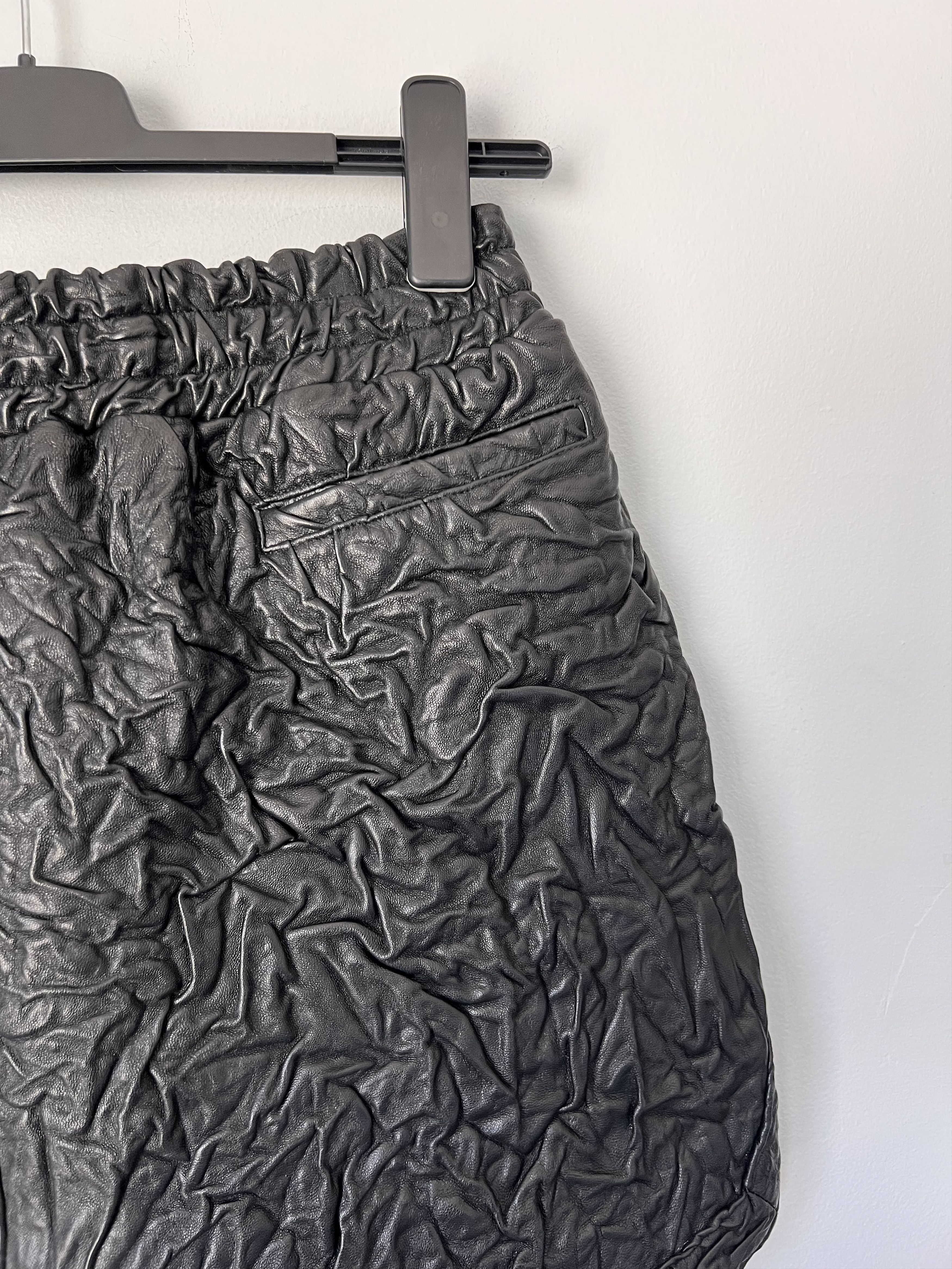 Who Decides War Who Decides War Leather Crinkled Tailored Shorts in Black Size US 32 / EU 48 - 6 Thumbnail