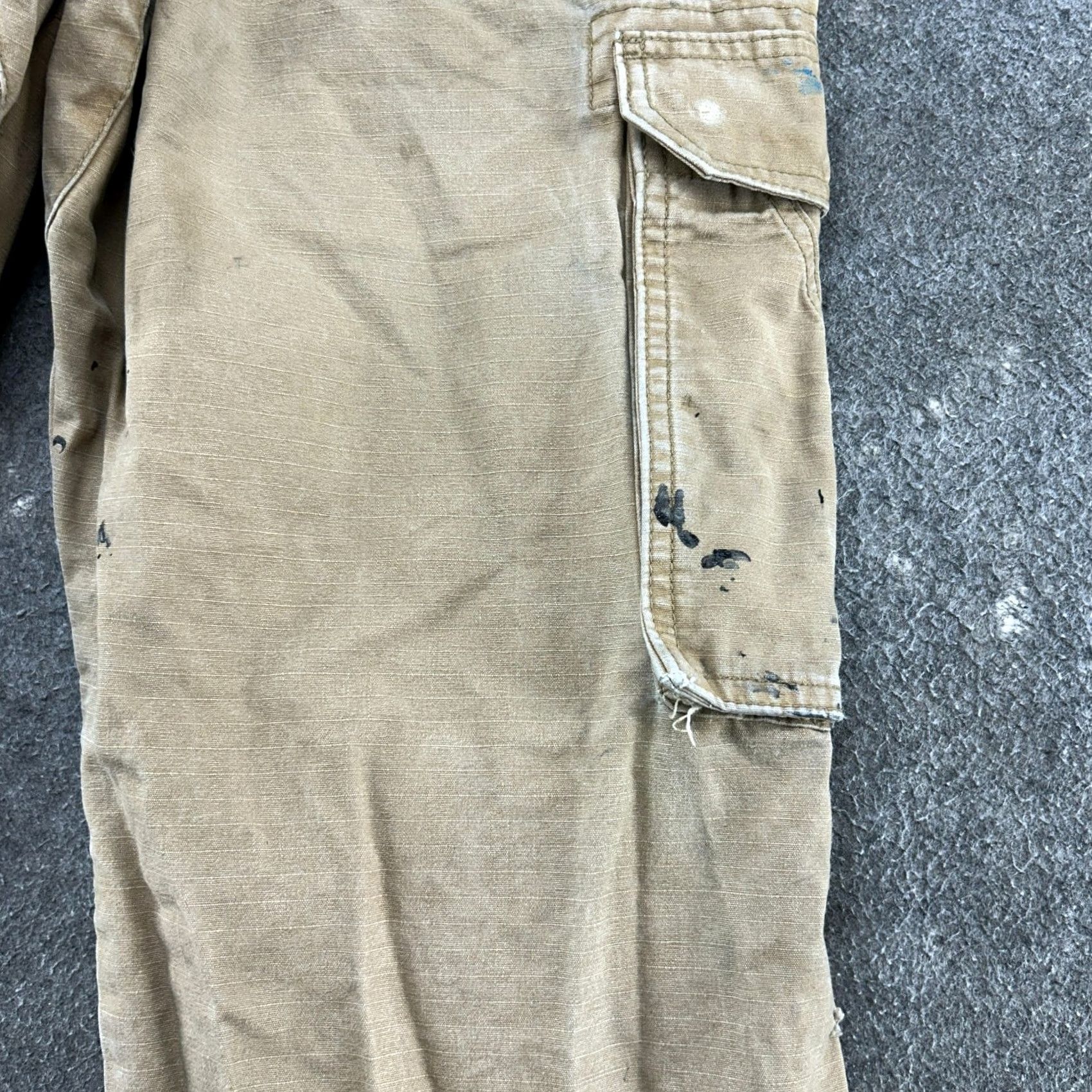Wrangler Wrangler Pants Mens 32x30 Brown Cargo Riggs Ripstop Paint Splatter Distressed Cargo Pants Mens Regular Brown Workwear 90s? Size US 32 / EU 48 - 3 Thumbnail