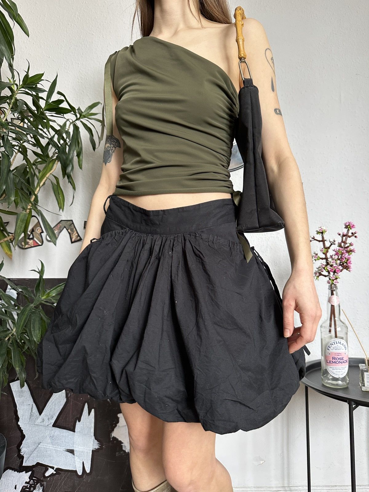 Japanese Brand Cute Trending Mini Black Bubble Skirt 00s Size 28" / US 6 / IT 42 - 1 Thumbnail