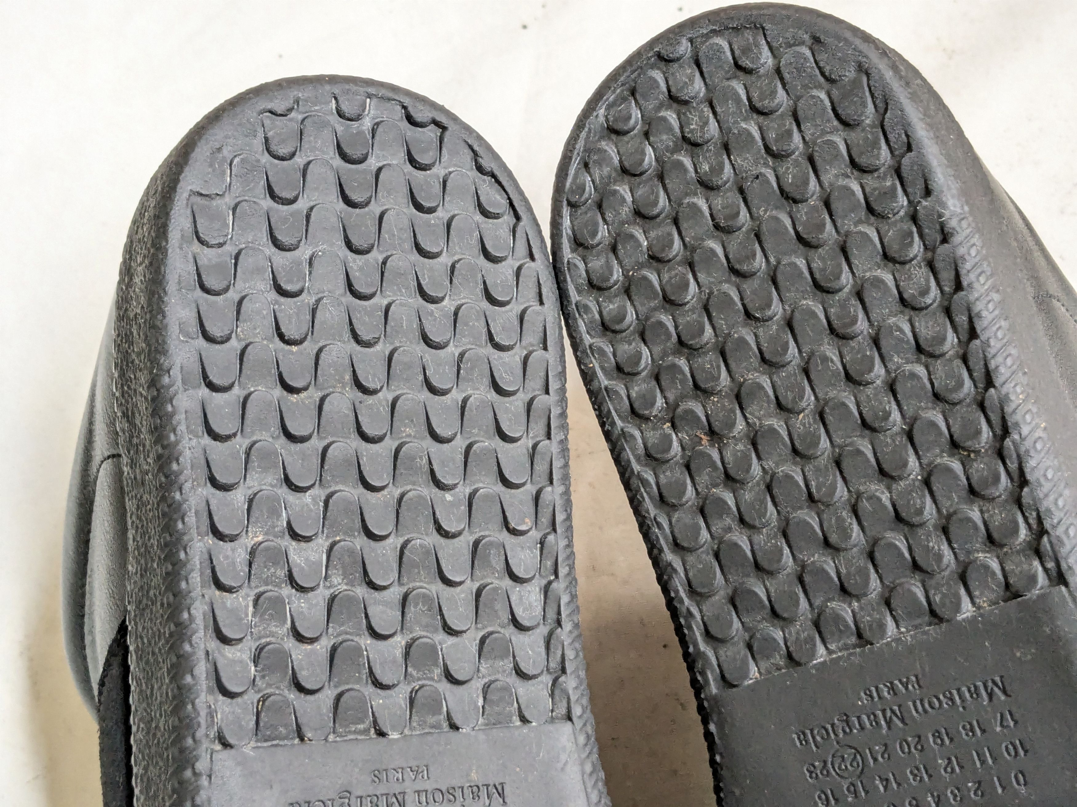 Maison Margiela Maison Margiela Replica GAT Black 10 43 Low Tops Size US 10 / EU 43 - 16 Thumbnail