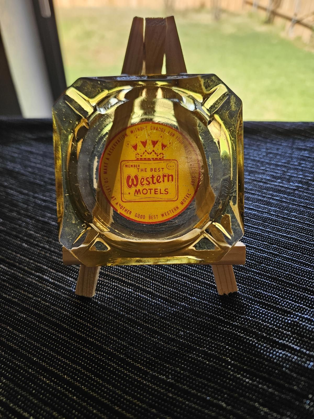 Designer Best western ashtray, yellow with yellow graphics Size ONE SIZE - 1 Thumbnail