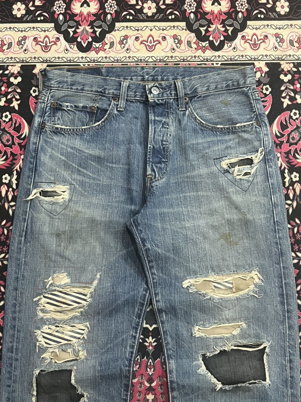 Levi's Vintage y2k Levi’s 501 Blue Washed Distressed Blowout Jeans Size US 32 / EU 48 - 4 Thumbnail