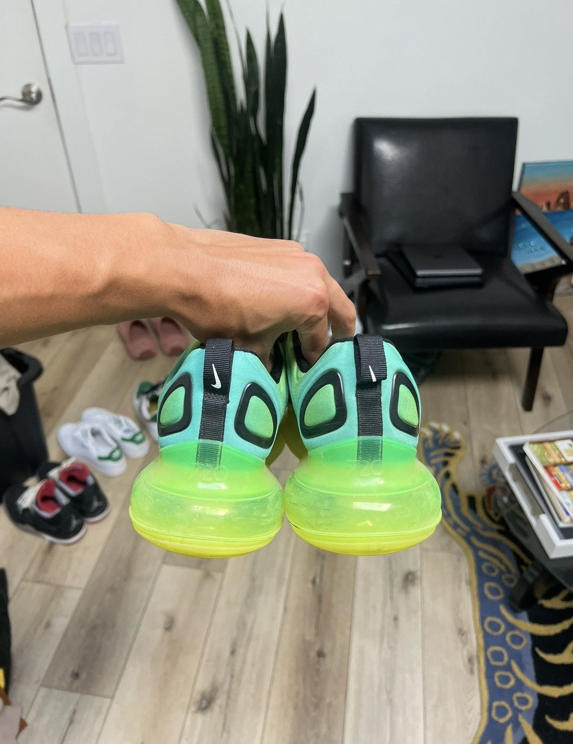 Nike Nike Air Max 720 Volt Size US 11 / EU 44 - 2 Thumbnail