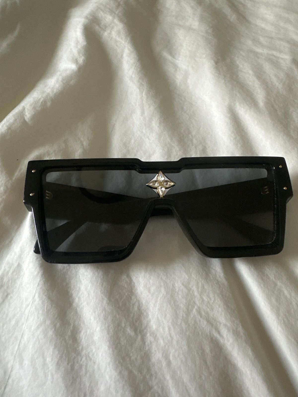 Louis Vuitton LOUIS VUITTON CYCLONE SUNGLASSES Size ONE SIZE - 2 Thumbnail