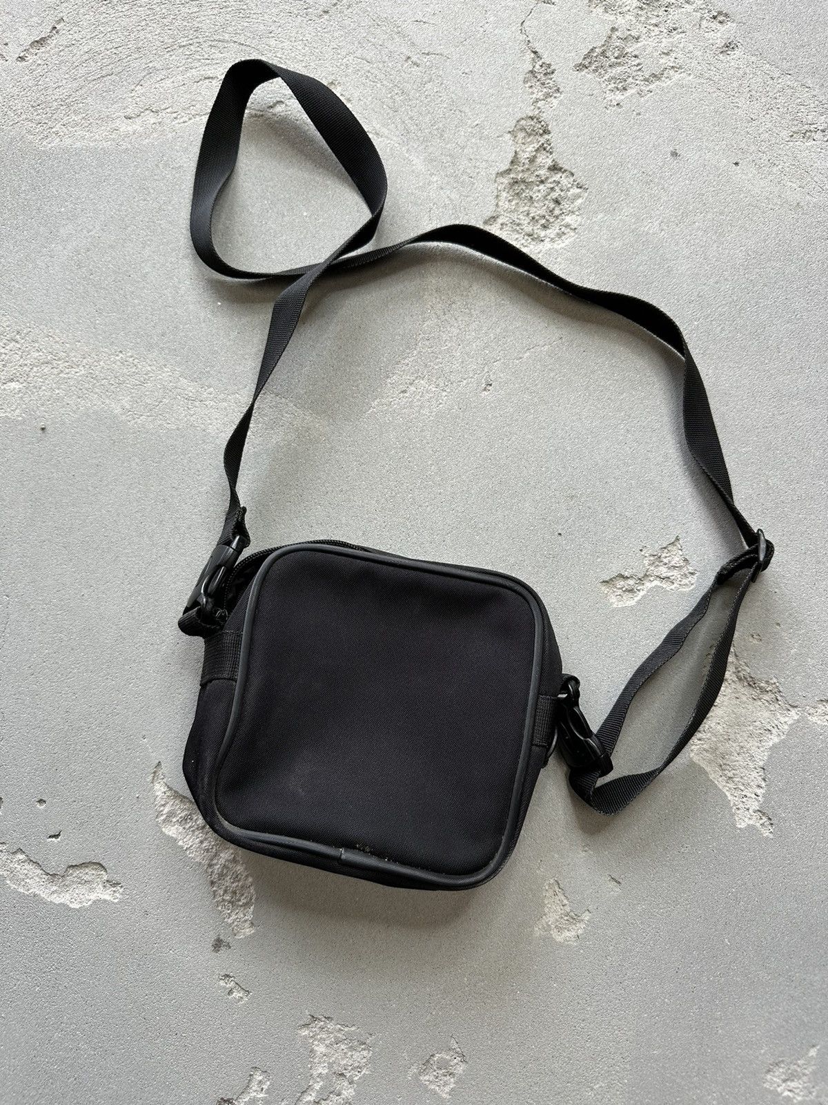 Nike 90s Very Rare Vintage Nike Swoosh Messenger Bag Y2K TN AIR Size ONE SIZE - 2 Thumbnail
