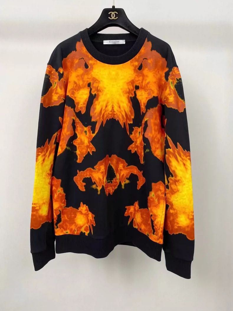 Givenchy Givenchy Sized S Sweatshirt Size US S / EU 44-46 / 1 - 1 Thumbnail