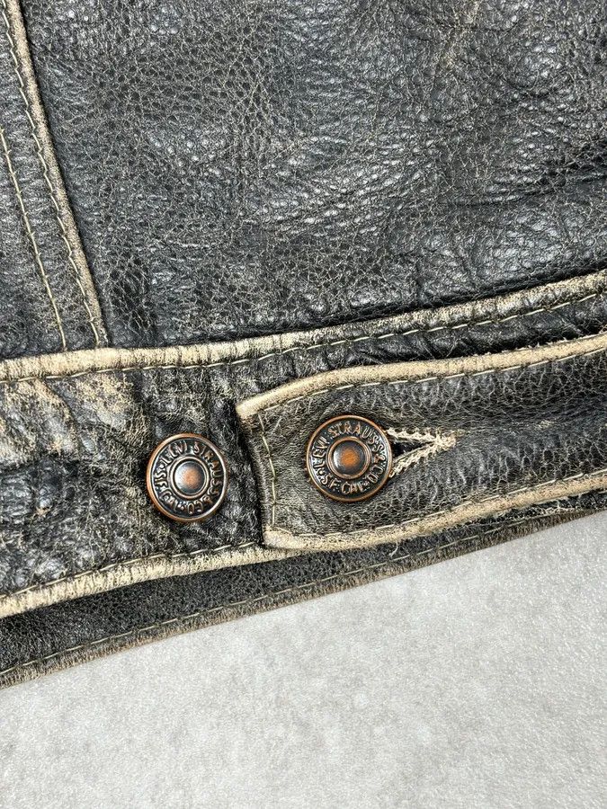 Levi's 1990s Levi’s Grey Eroded Leather Buttoned Trucker Jacket Size US M / EU 48-50 / 2 - 11 Thumbnail