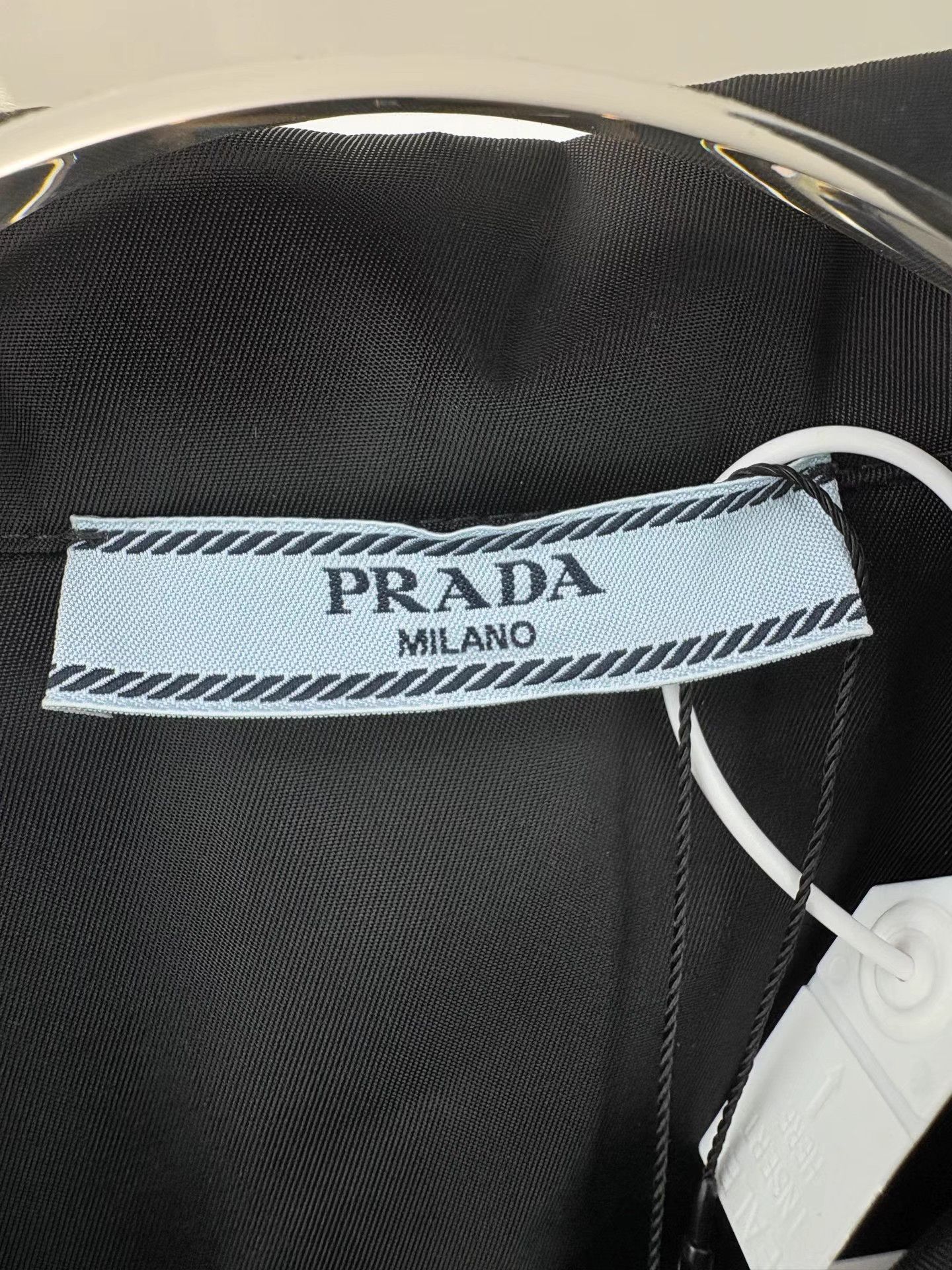Prada PRADA Nylon Triangle Bag Short Sleeve Shirt K1 Size XS / US 0-2 / IT 36-38 - 4 Thumbnail