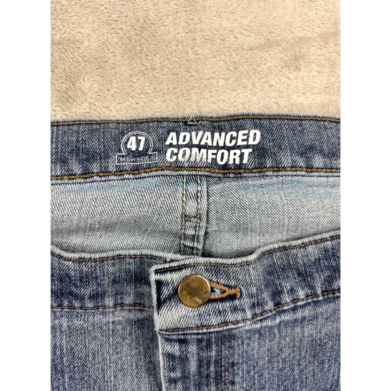 Wrangler Wrangler 47 Advanced Comfort Jeans Mens Regular Straight Light Wash Denim 40x30 Blue Medium Wash 5-Pocket Cowboys & Western Size US 40 / EU 56 - 6 Thumbnail